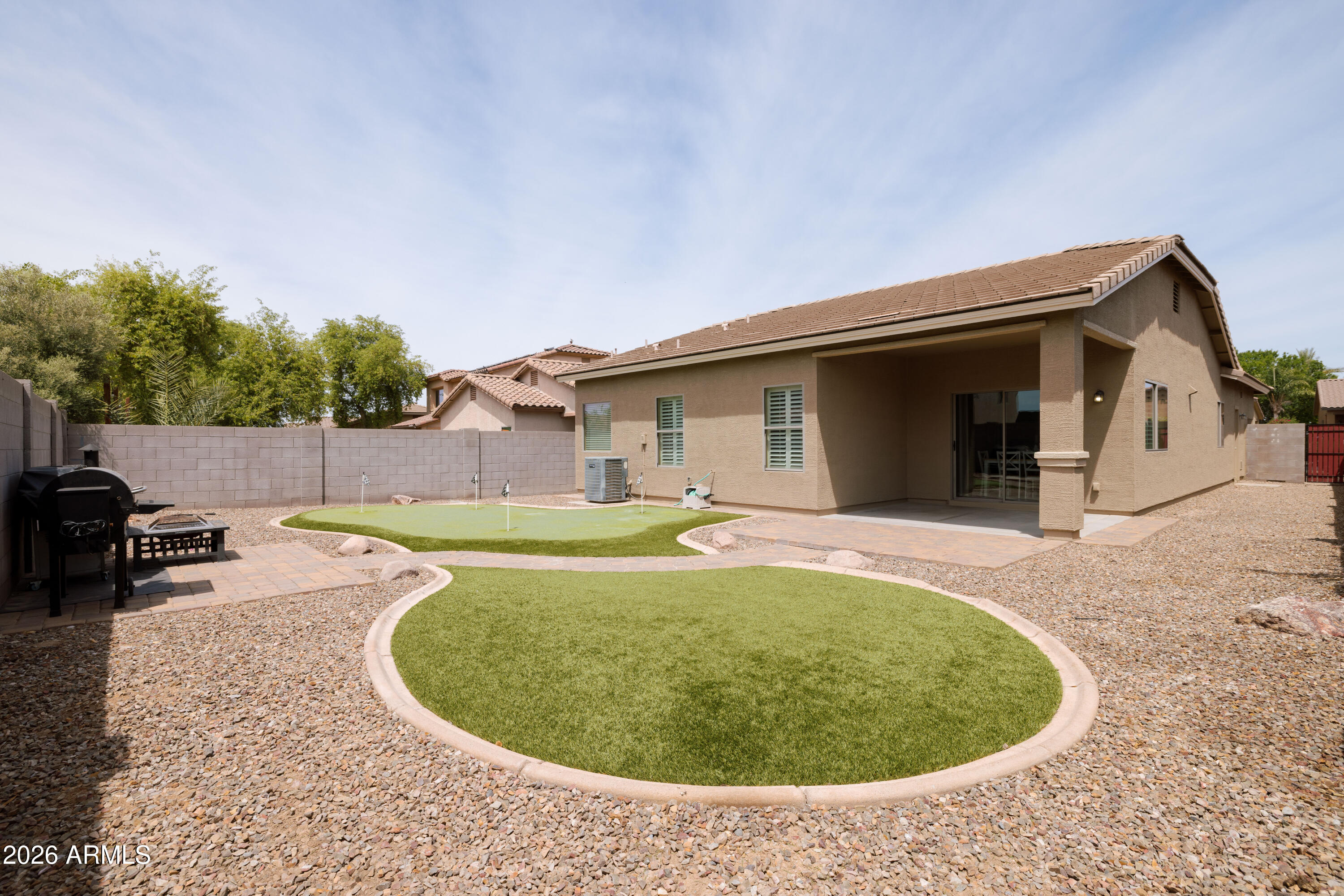 117 W REEVES Avenue