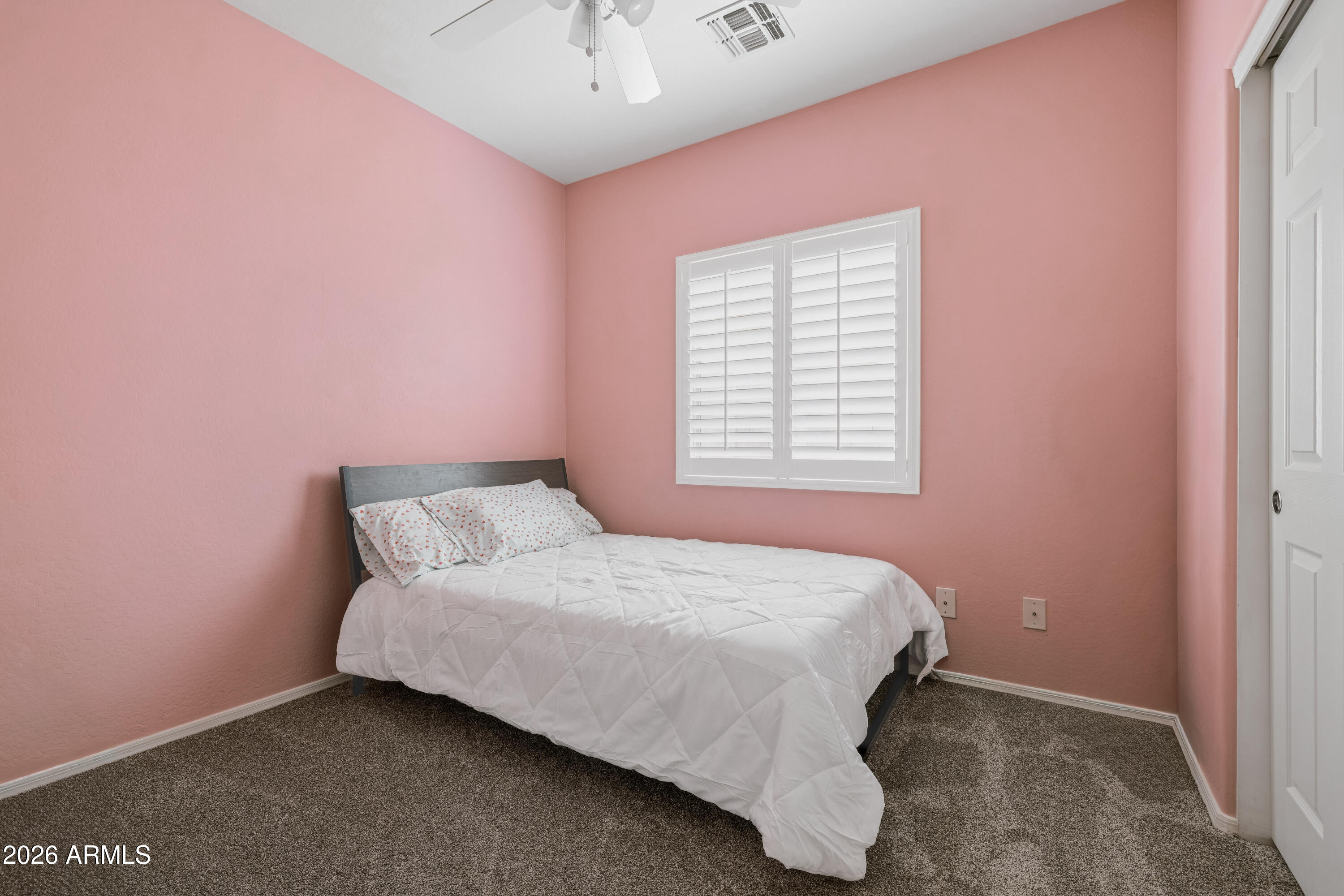 117 W REEVES Avenue