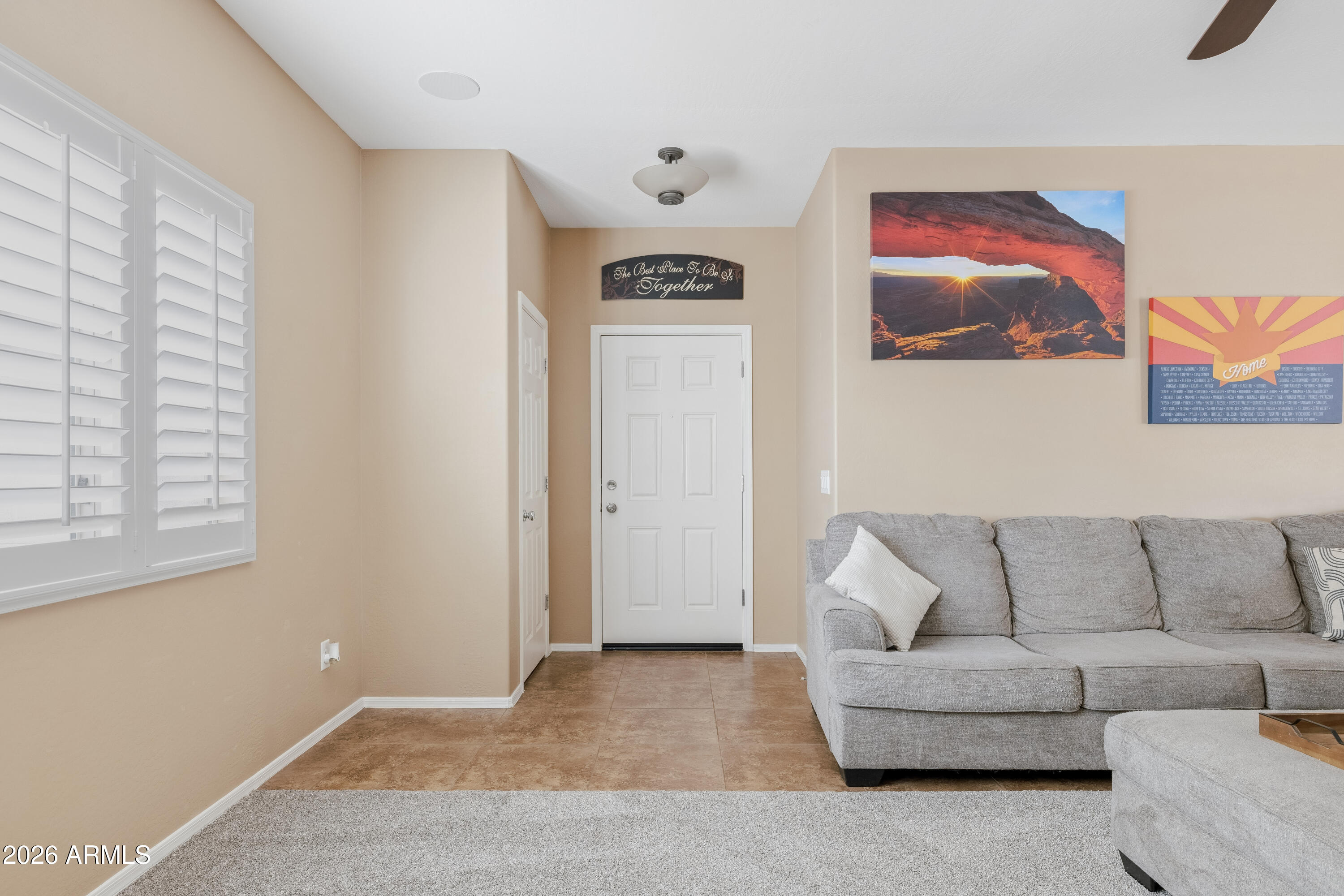 117 W REEVES Avenue