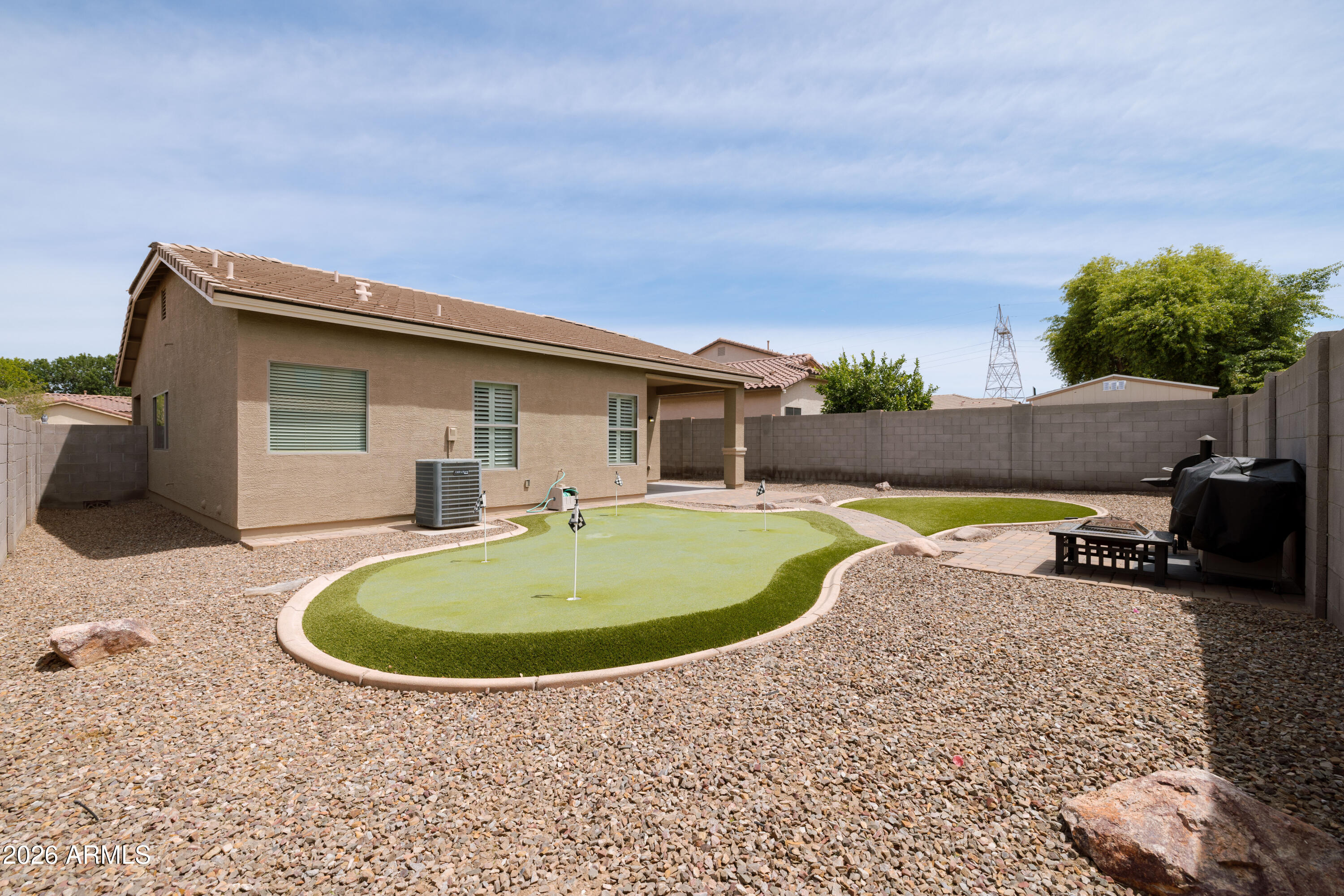 117 W REEVES Avenue