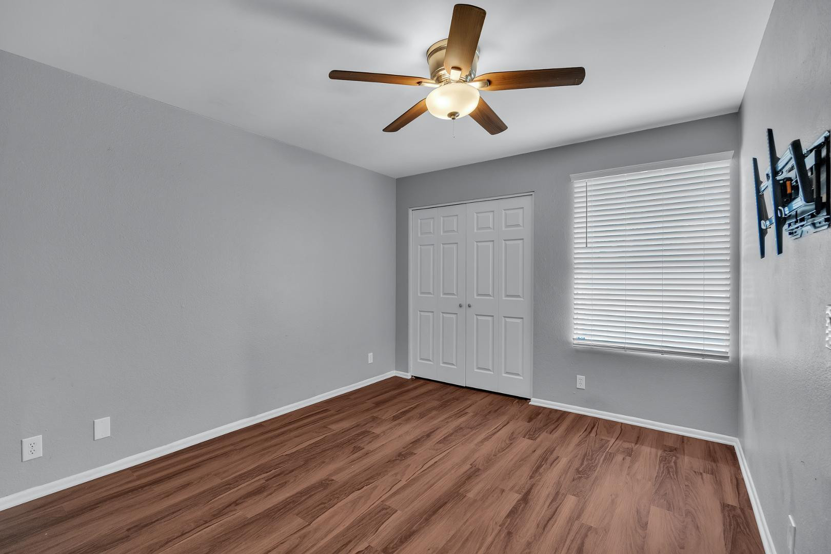 1342 W Emerald Avenue Unit 352