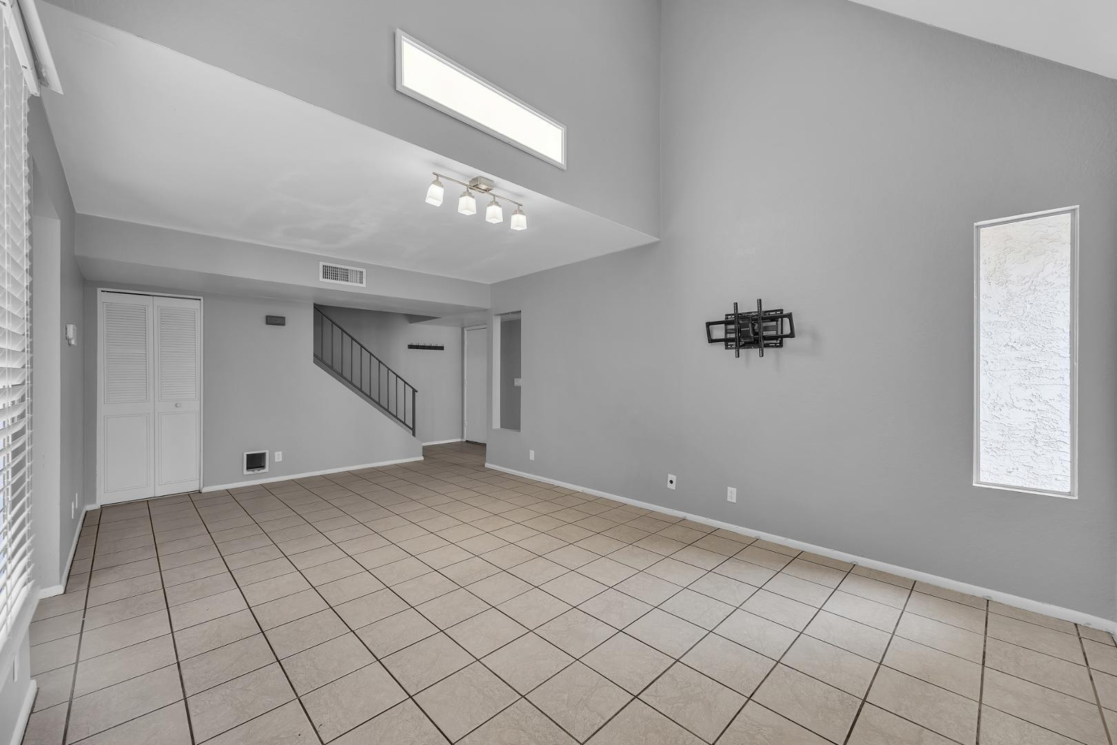 1342 W Emerald Avenue Unit 352