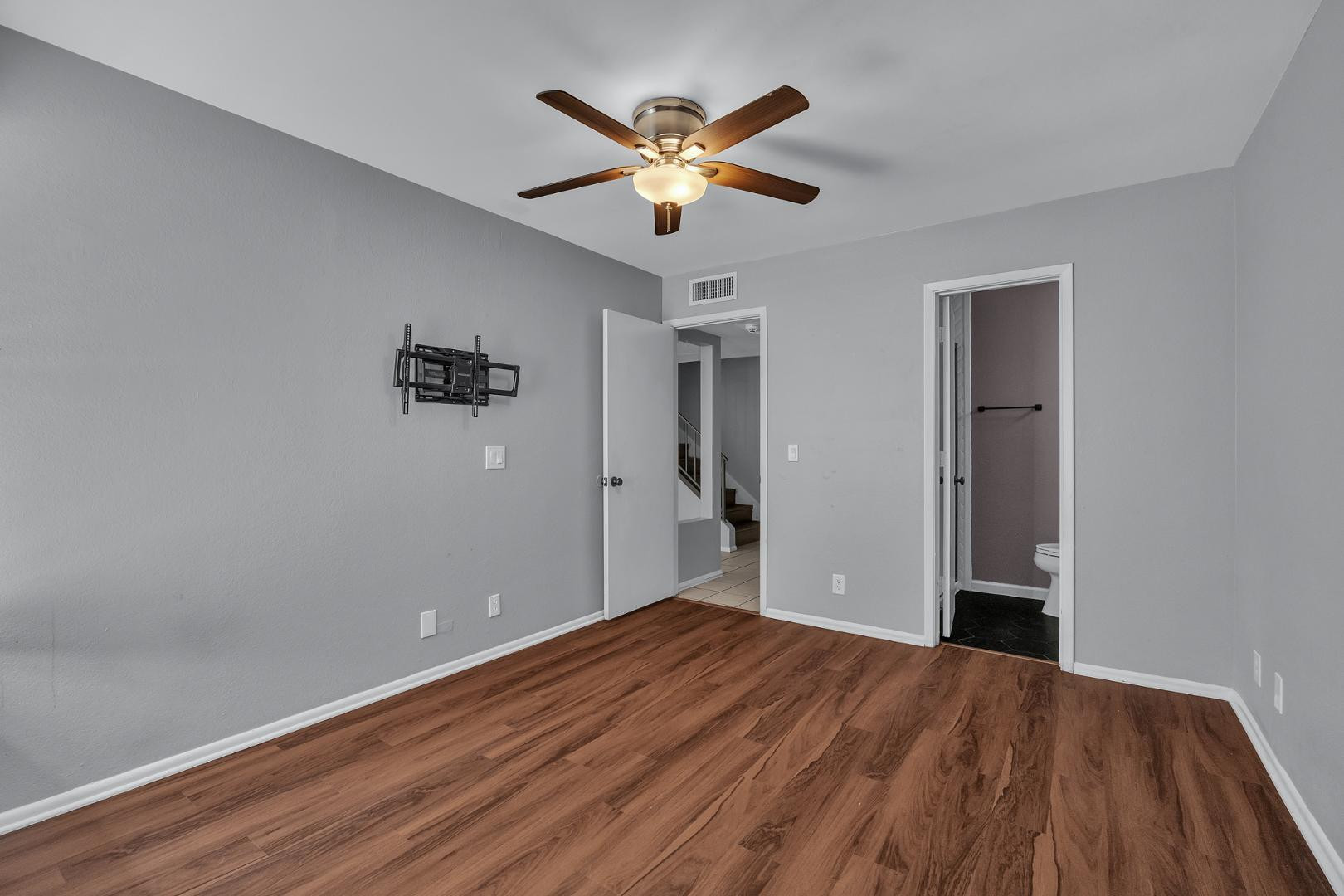 1342 W Emerald Avenue Unit 352