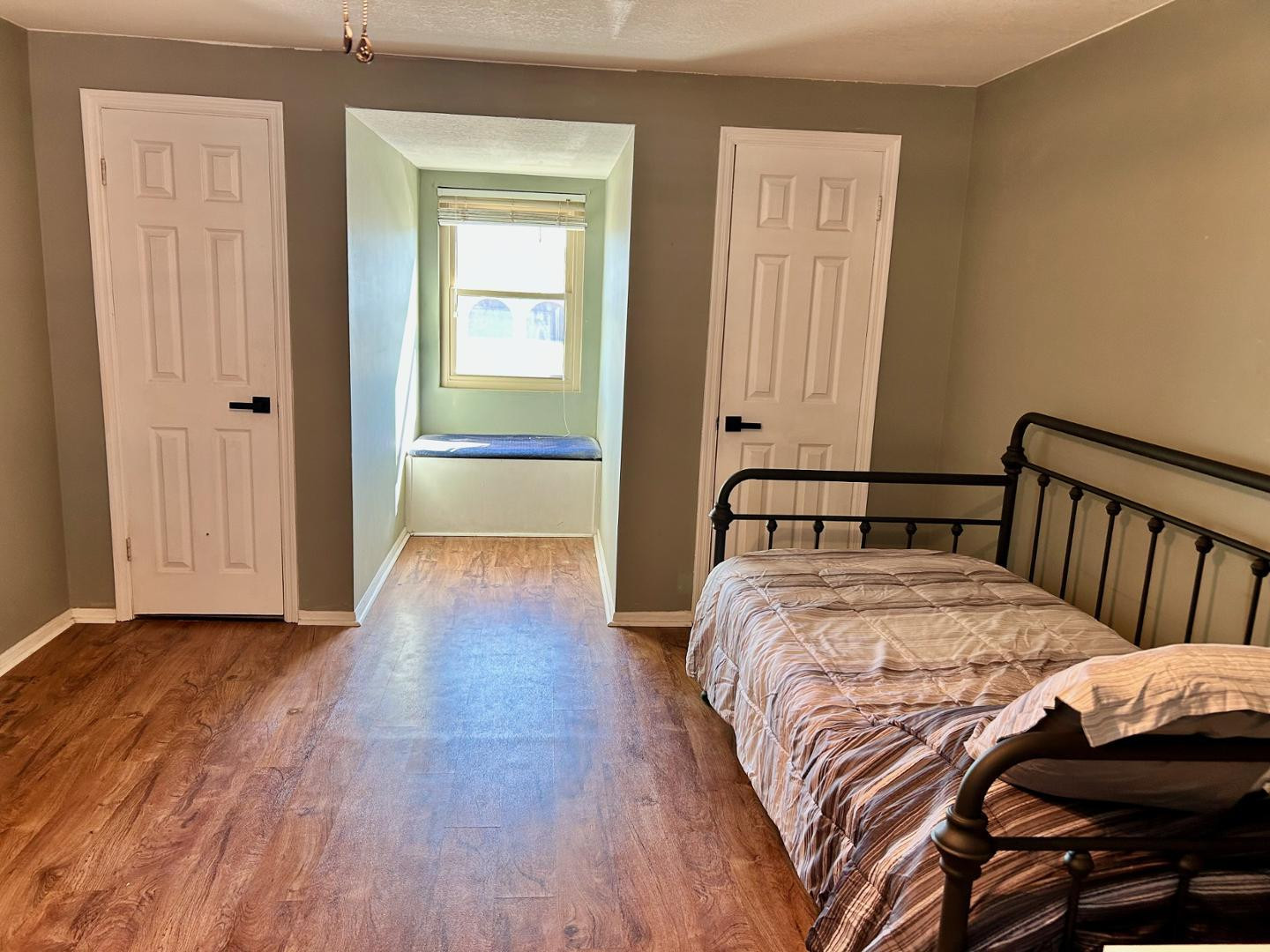 2012 E Tonopah Drive