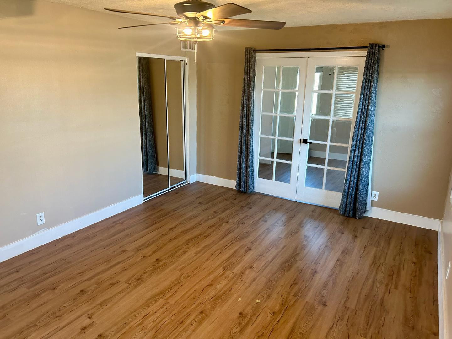 2012 E Tonopah Drive