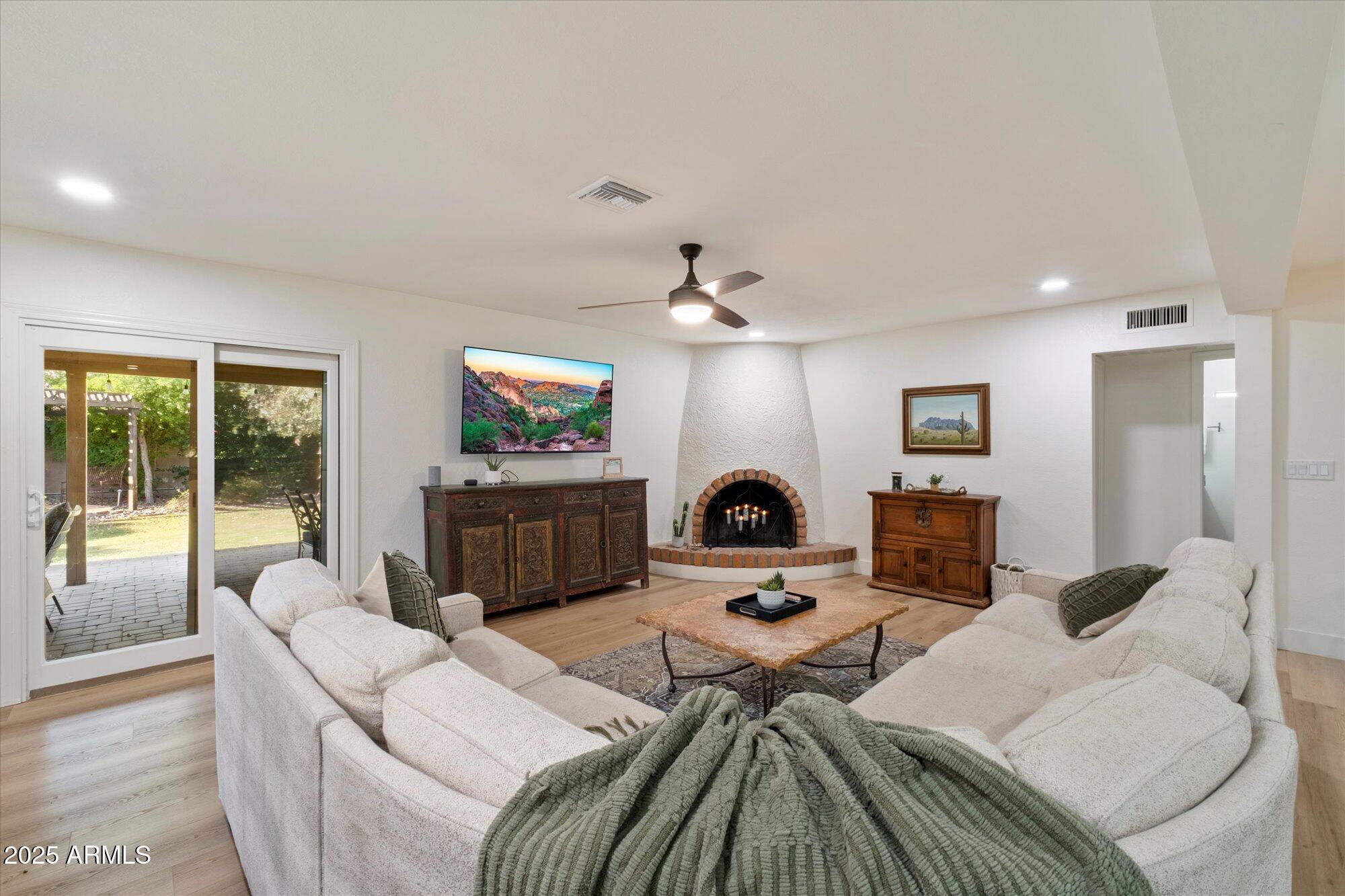 5334 E EVERETT Drive