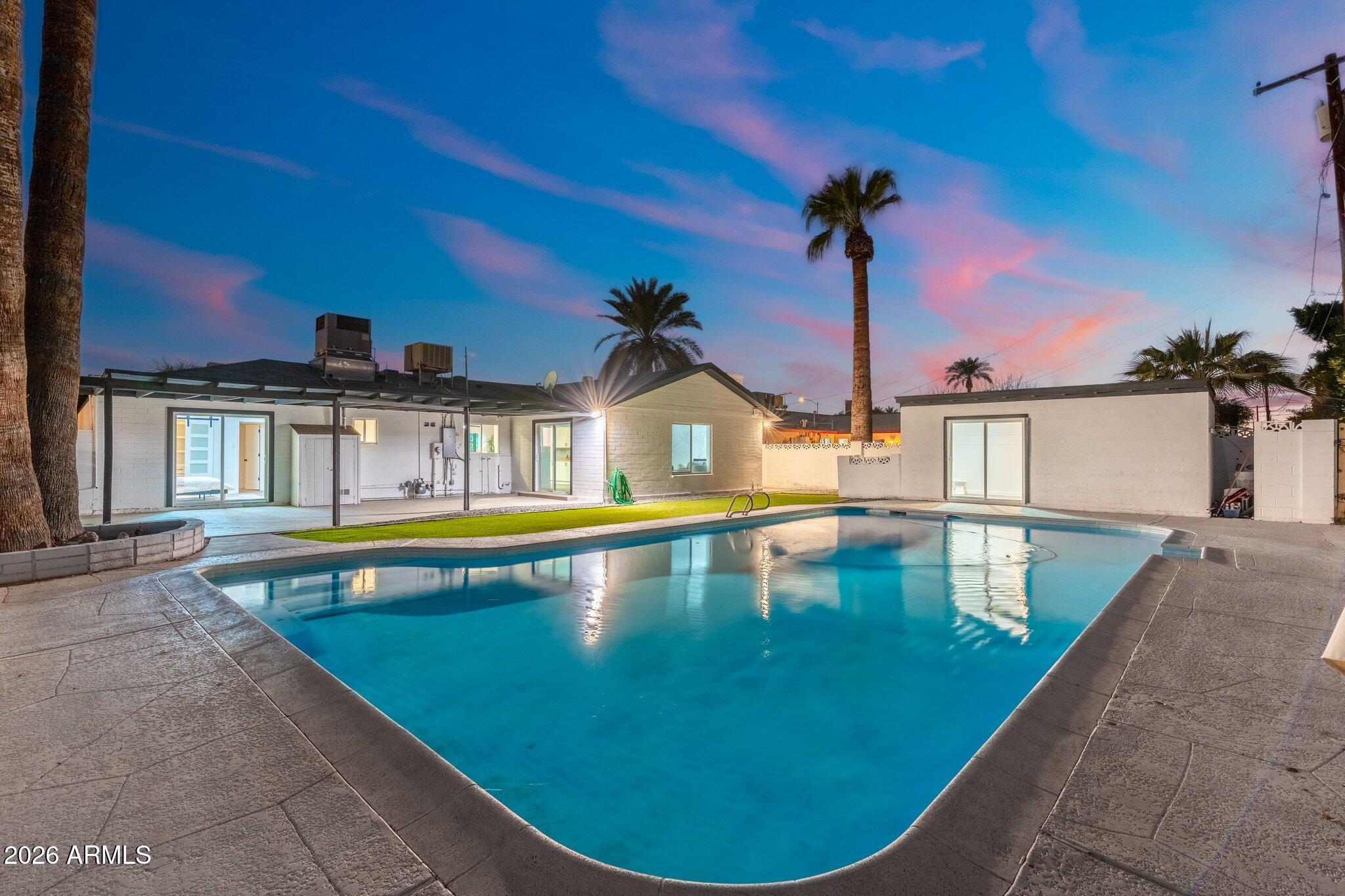 316 E EL CAMINO Drive