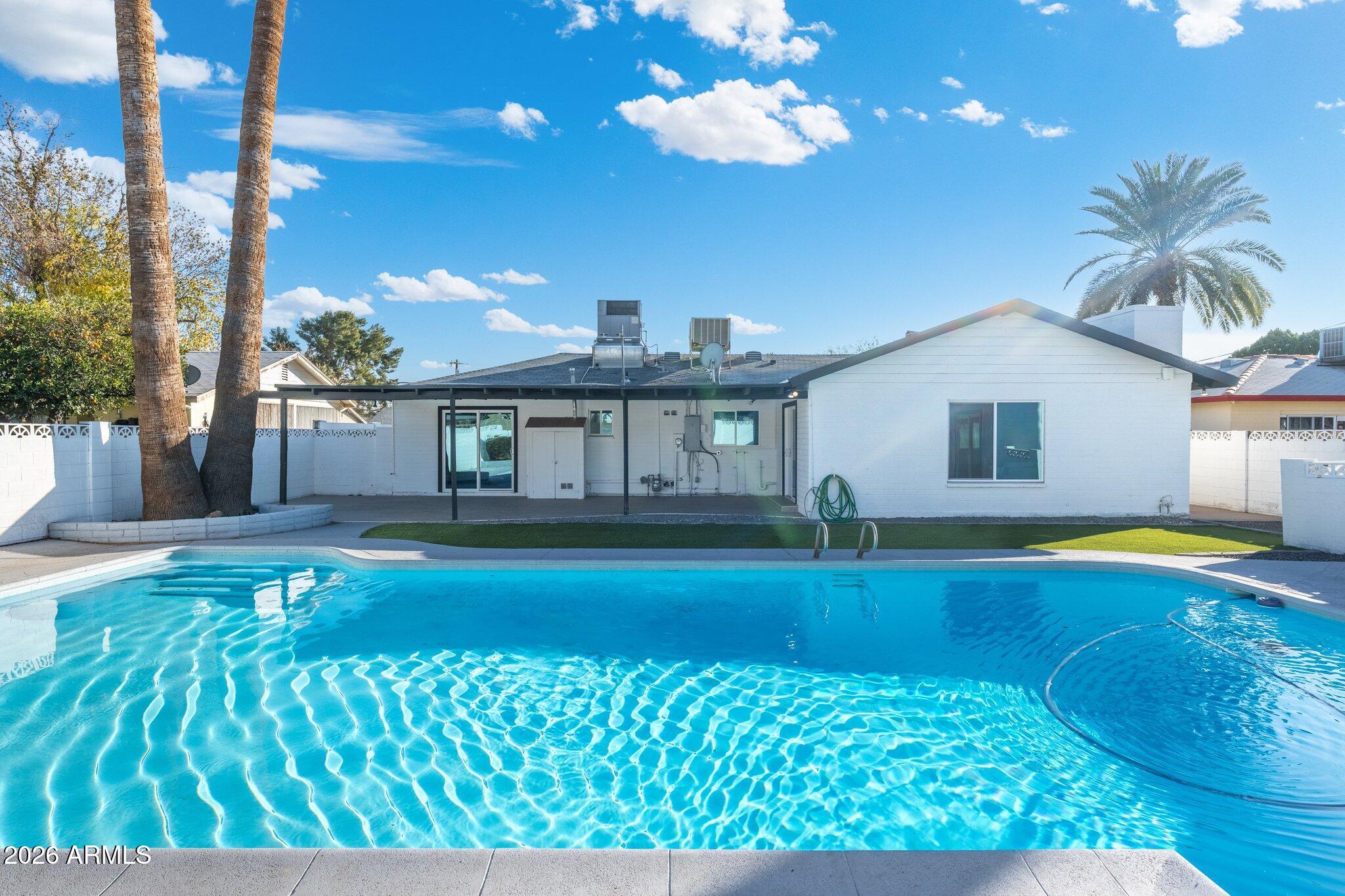 316 E EL CAMINO Drive