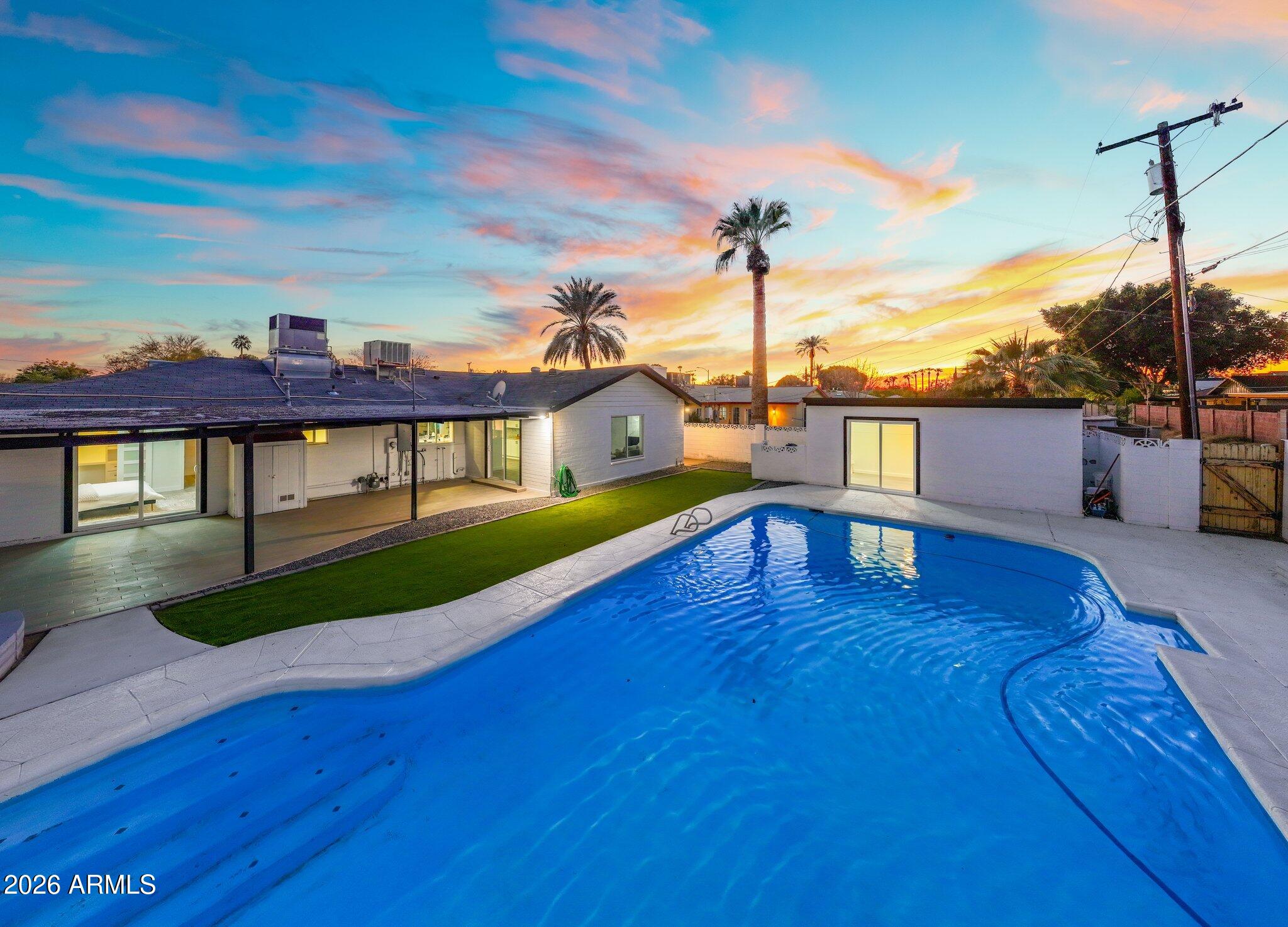 316 E EL CAMINO Drive