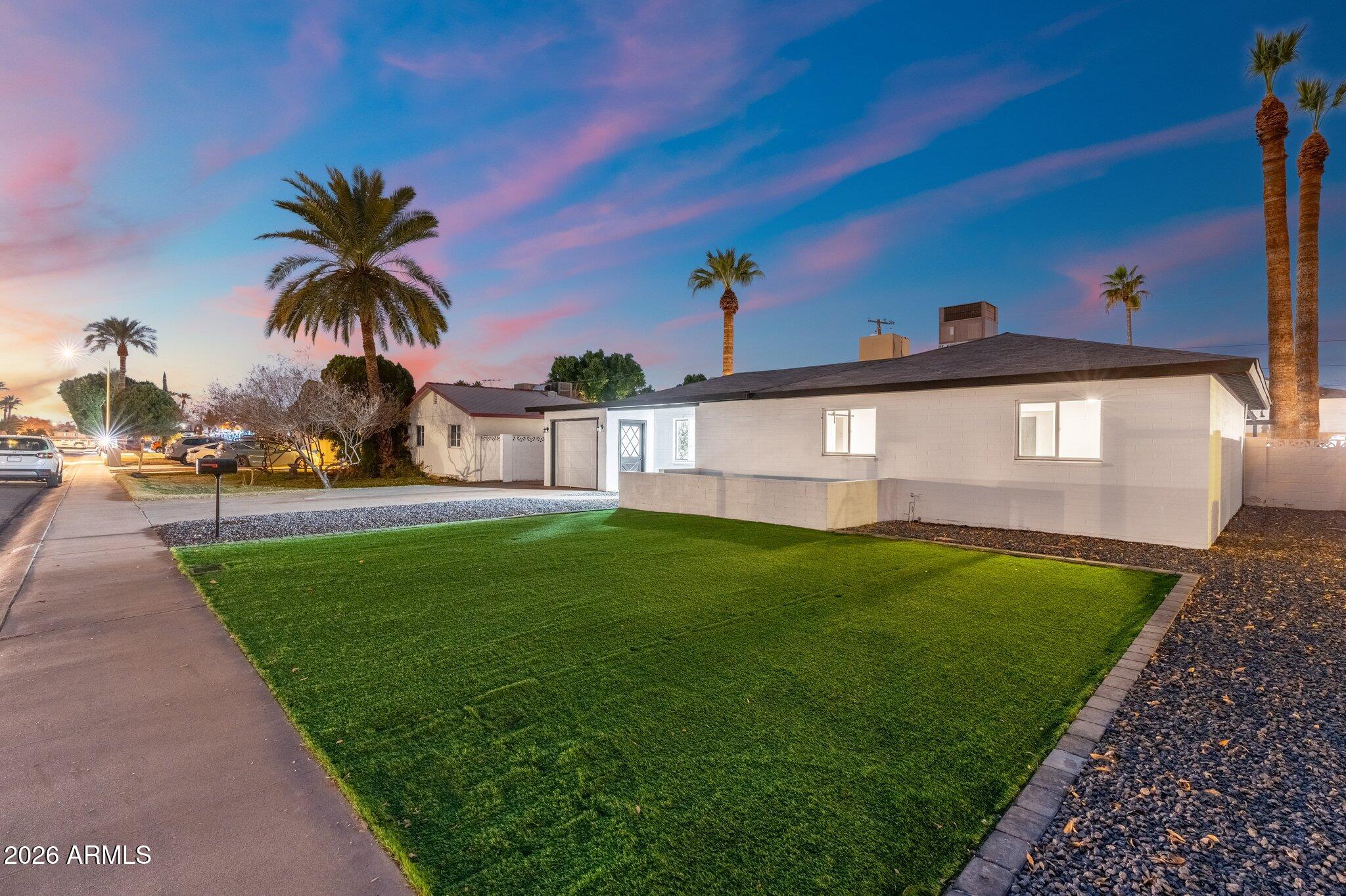 316 E EL CAMINO Drive