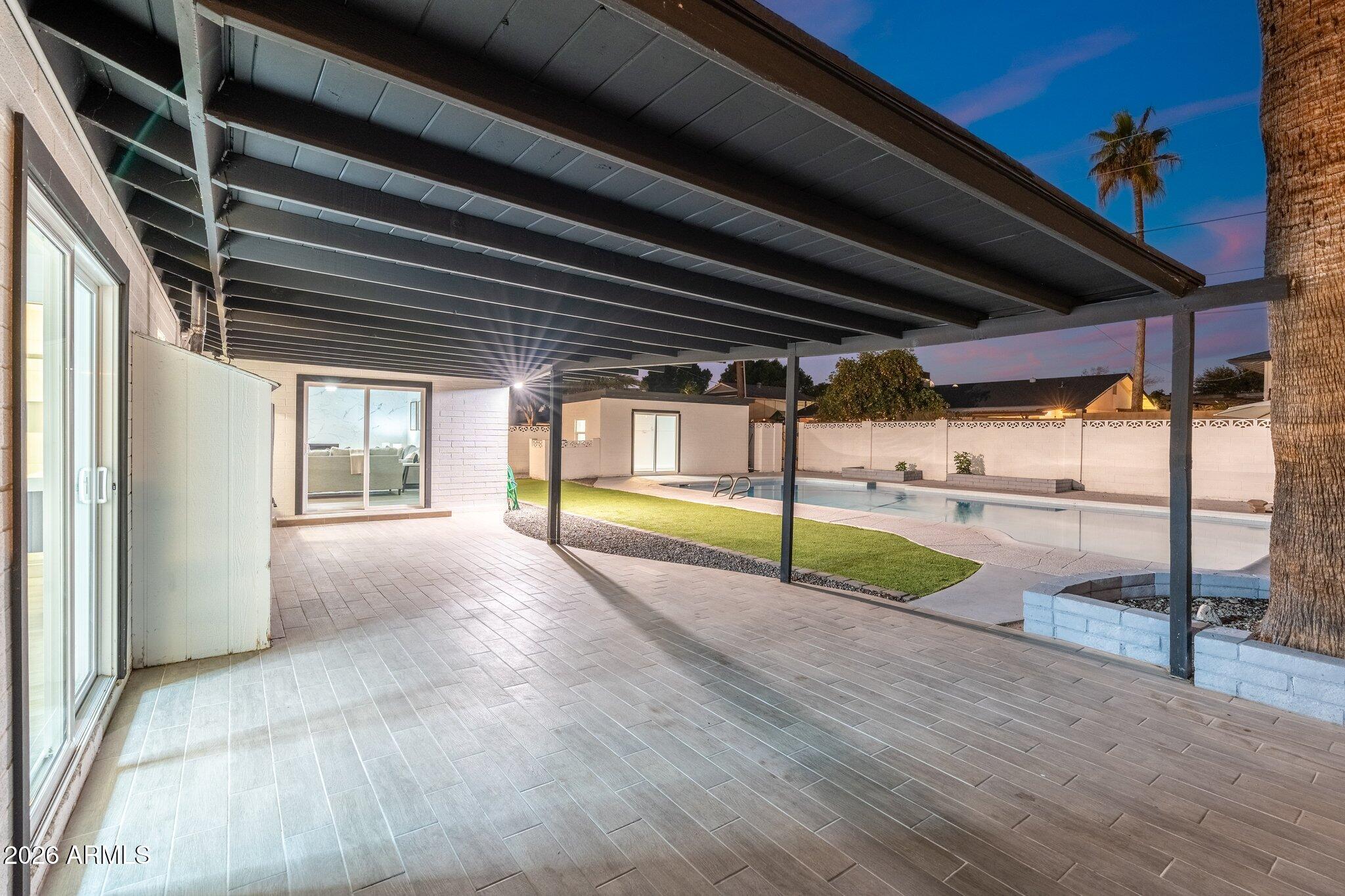 316 E EL CAMINO Drive