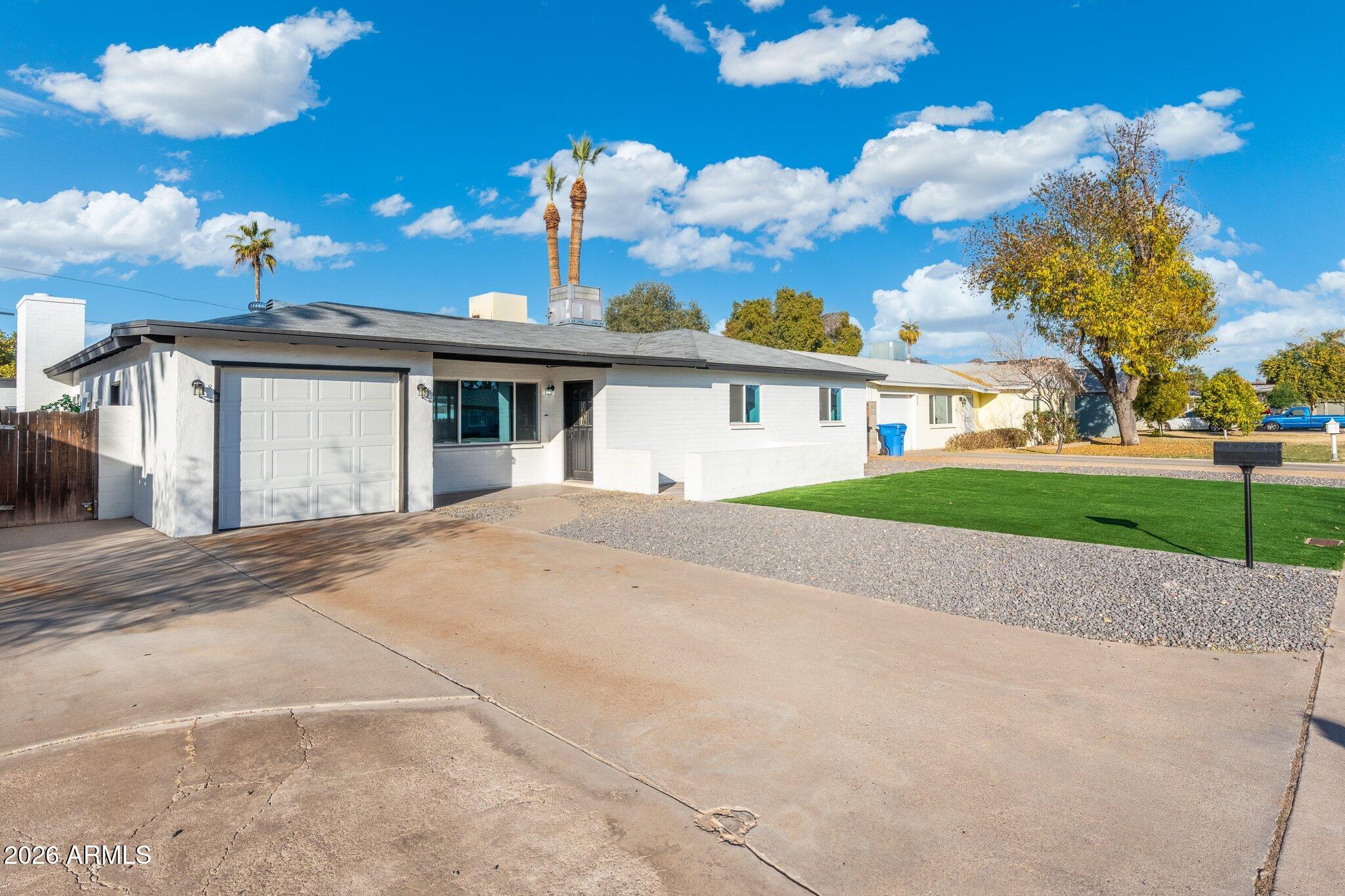 316 E EL CAMINO Drive