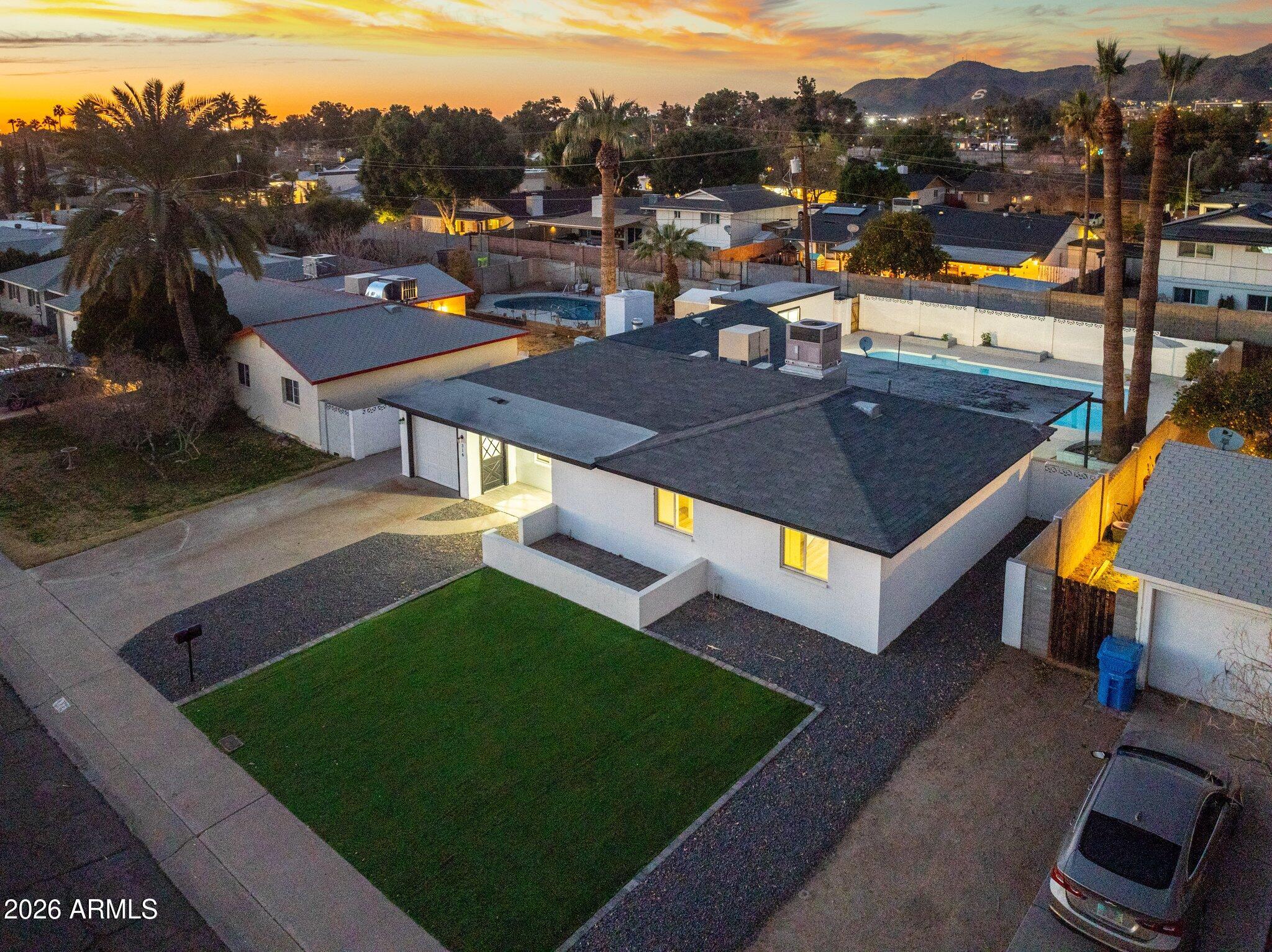 316 E EL CAMINO Drive