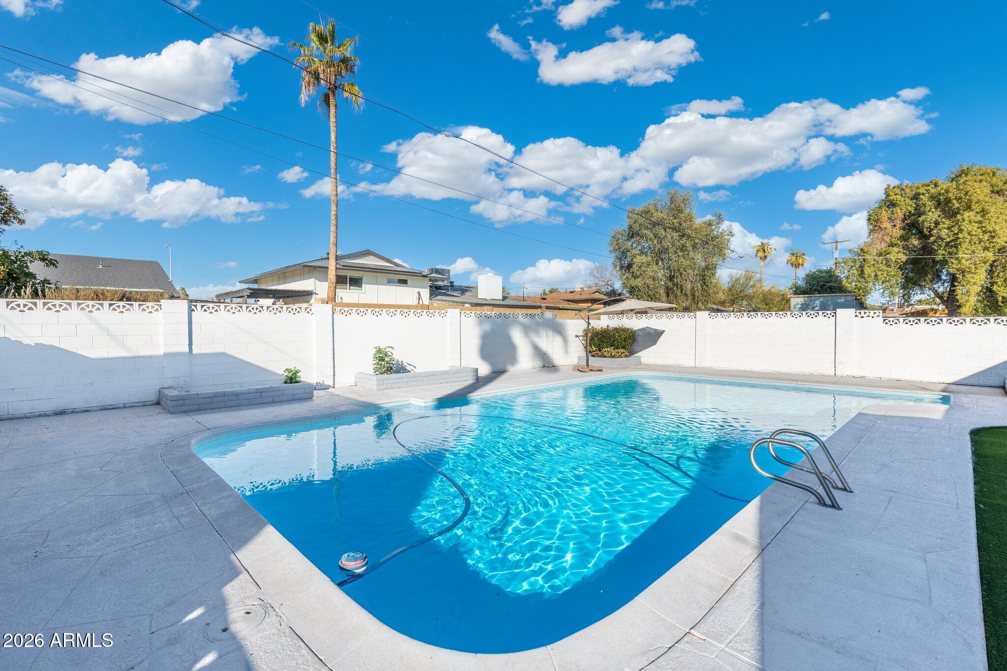 316 E EL CAMINO Drive