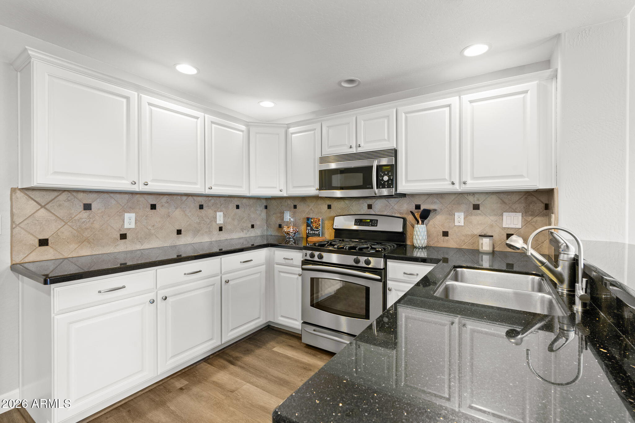 20121 N 76TH Street 2058
