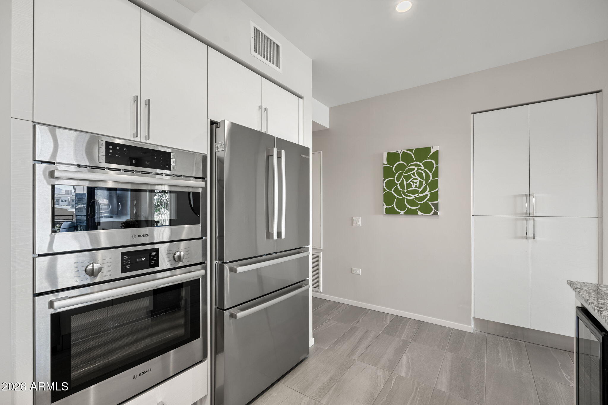 7180 E KIERLAND Boulevard 310