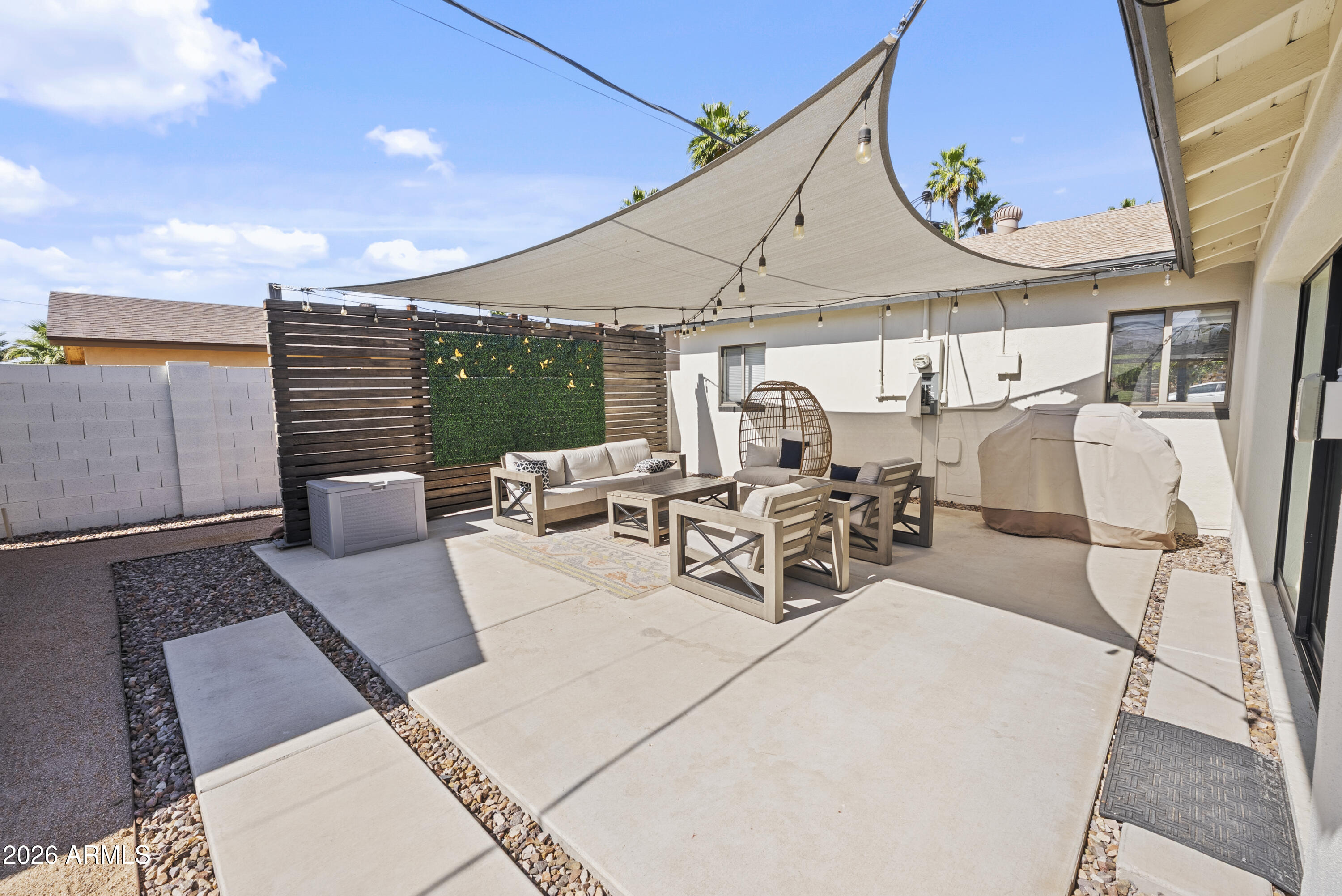2713 N 73RD Place