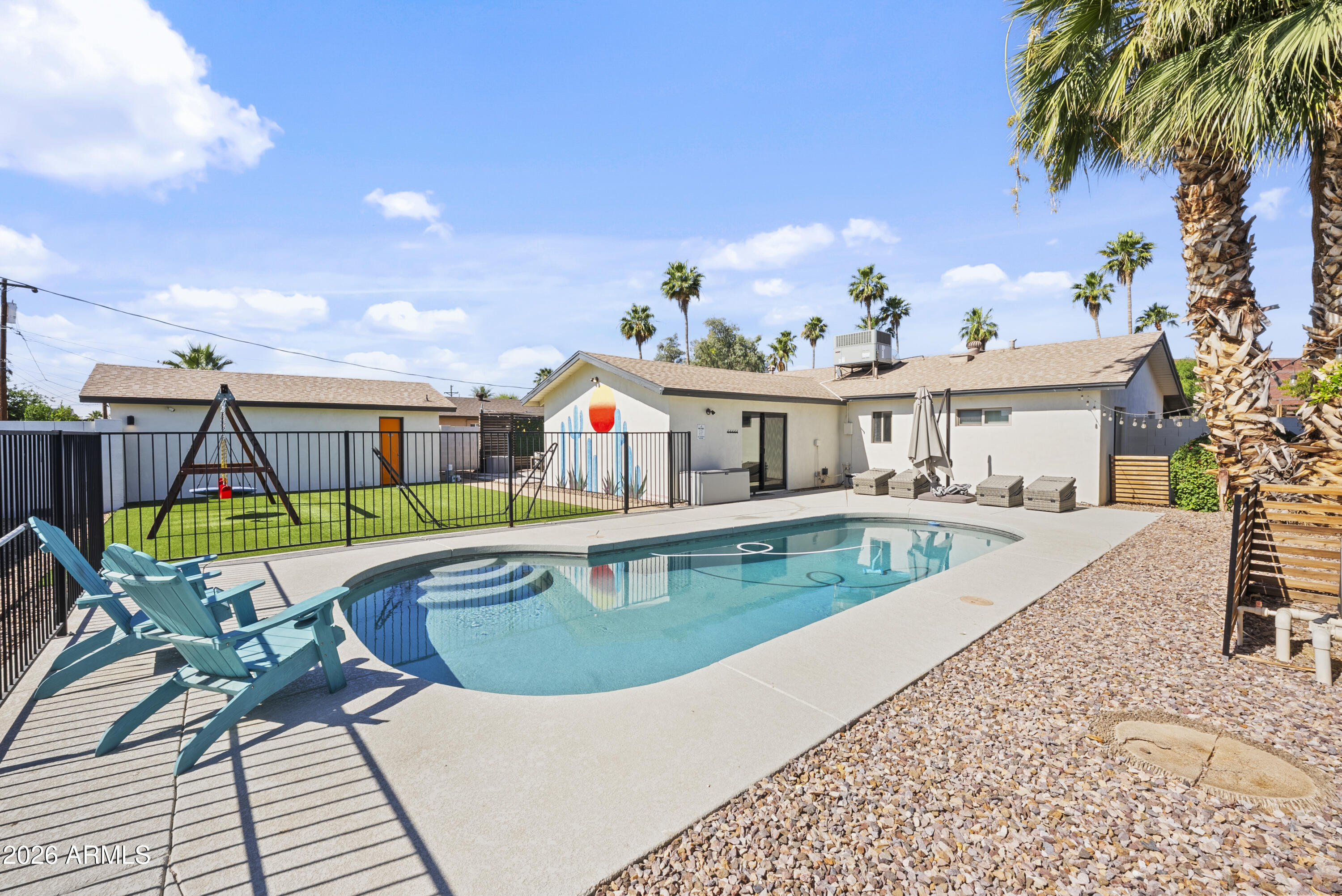 2713 N 73RD Place