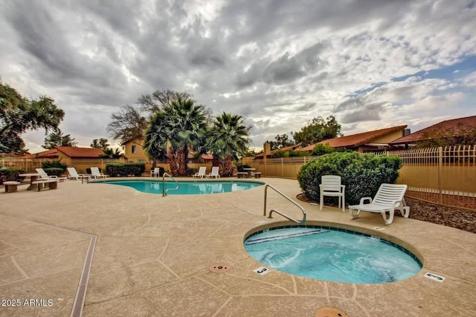 14814 N 24th Drive Unit 7