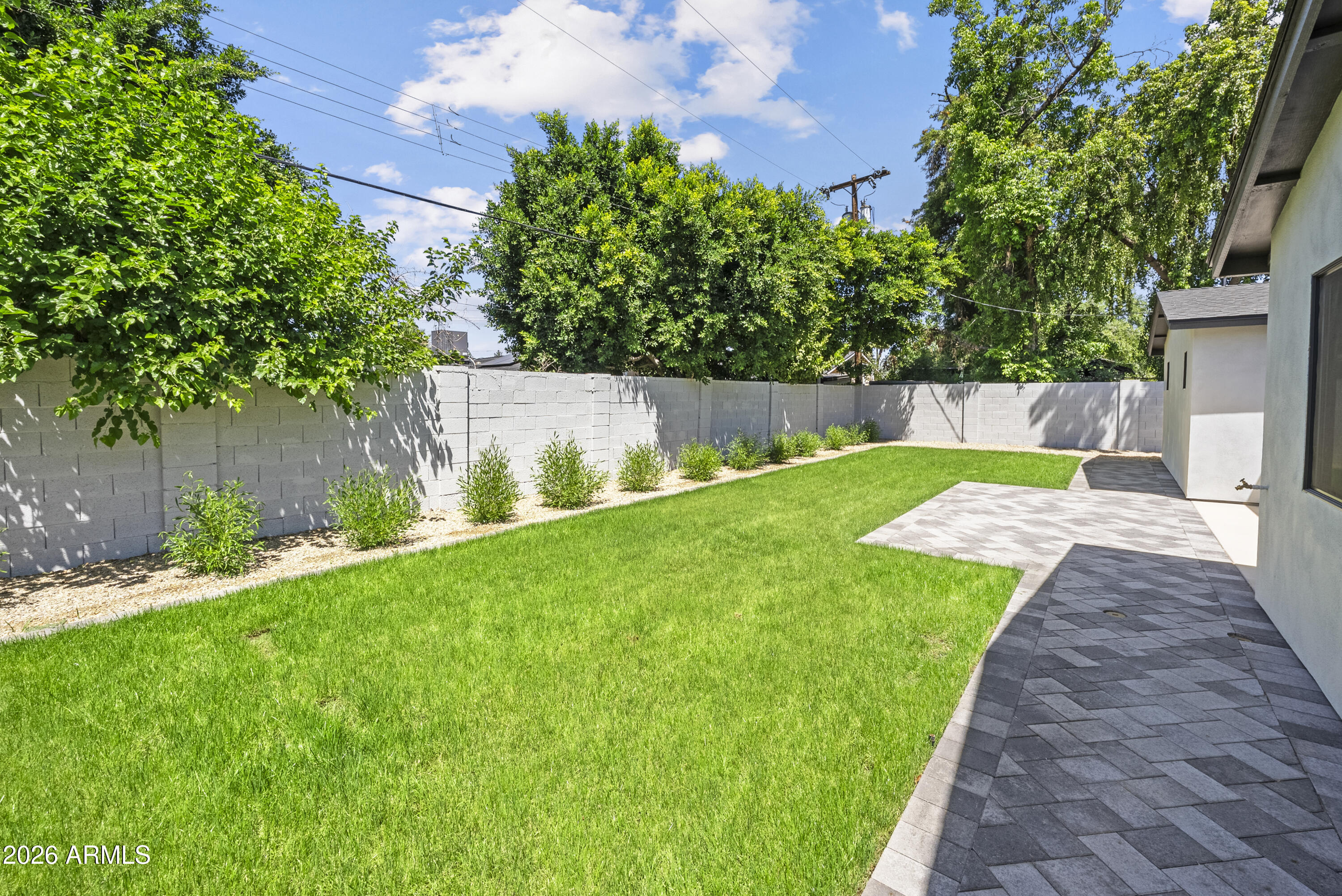 6830 N 10TH Place