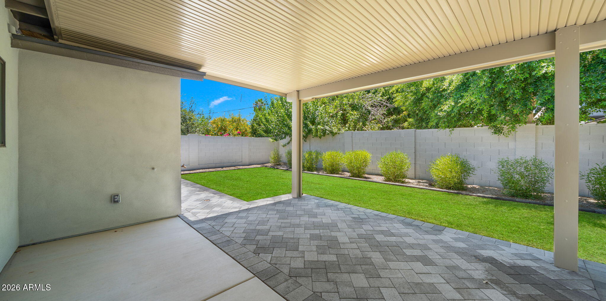 6830 N 10TH Place