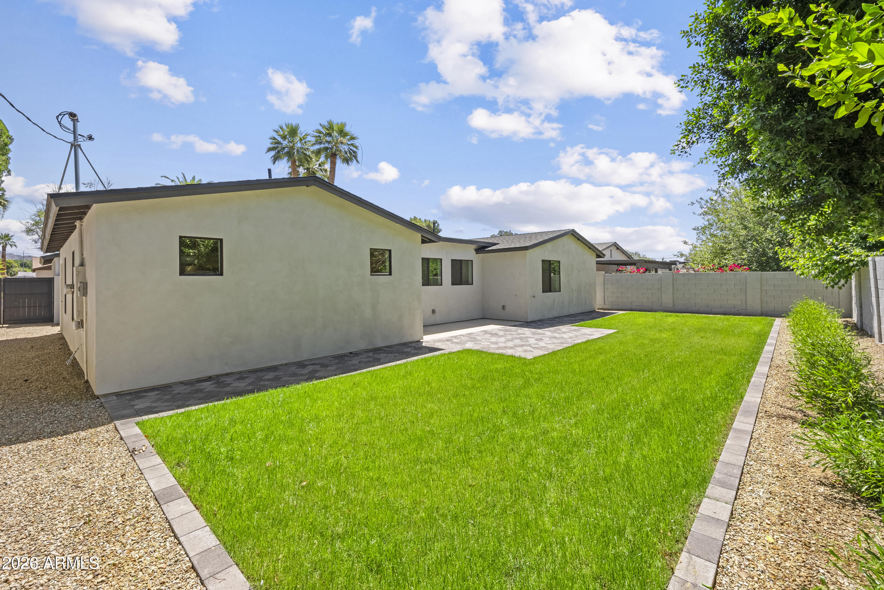 6830 N 10TH Place