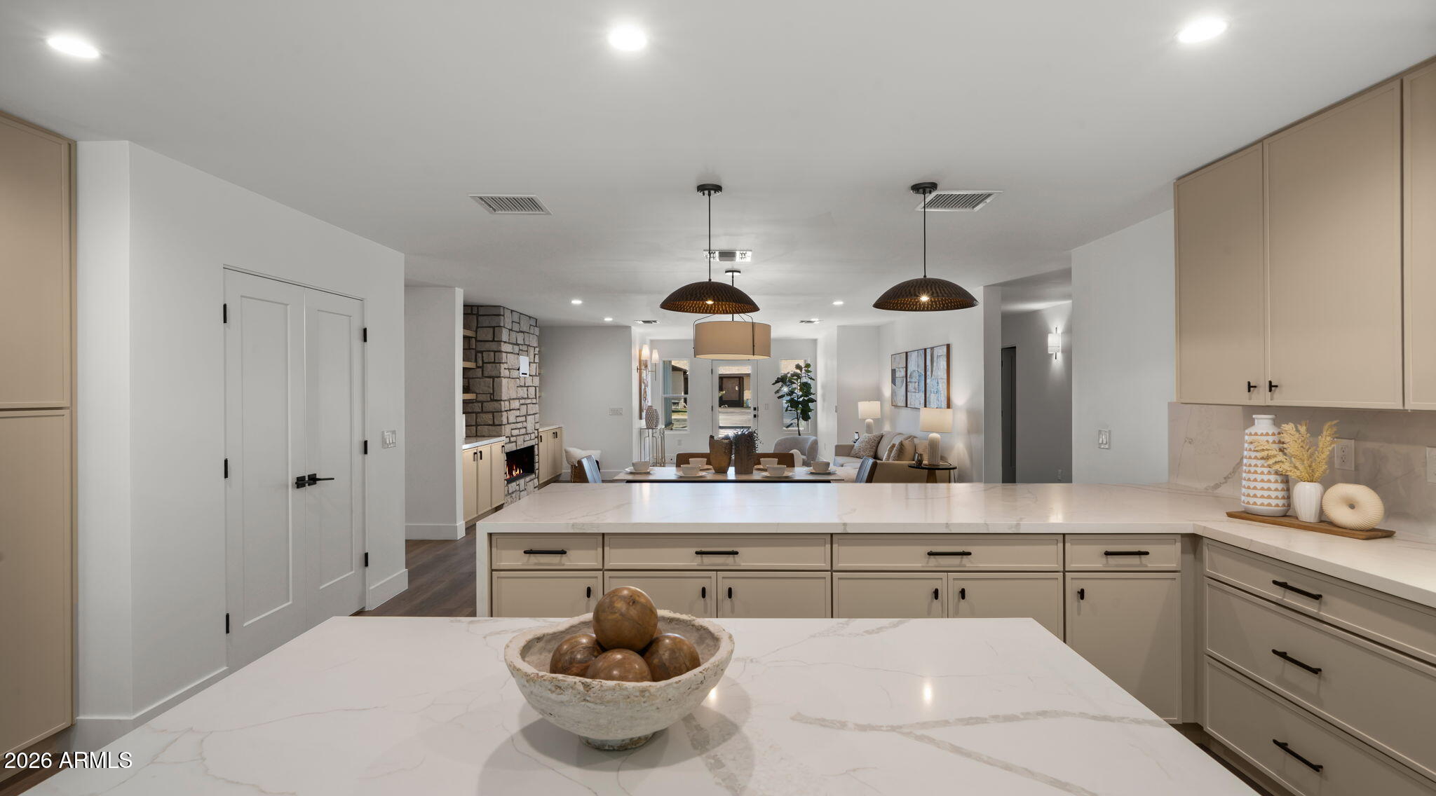6830 N 10TH Place