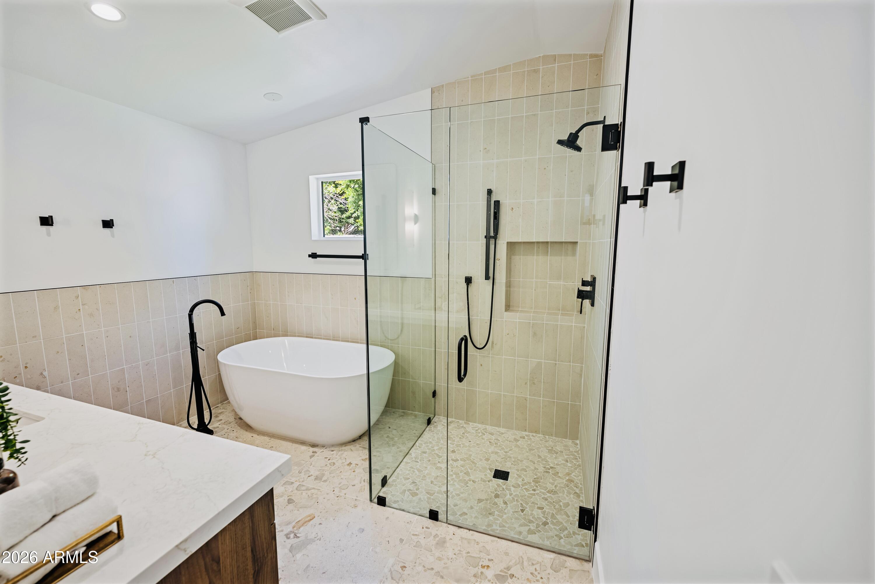 6830 N 10TH Place