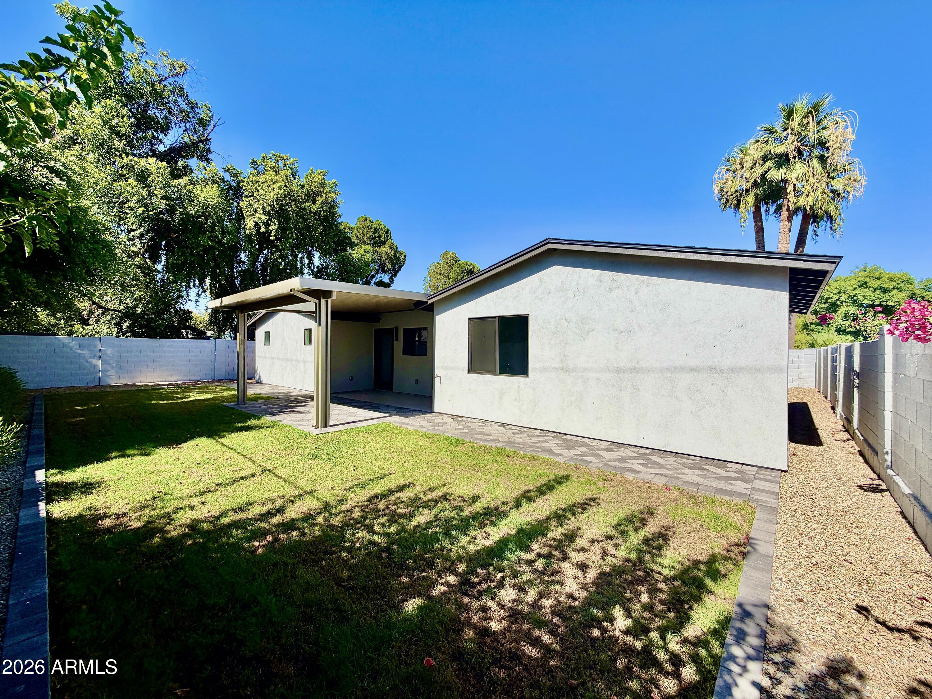 6830 N 10TH Place
