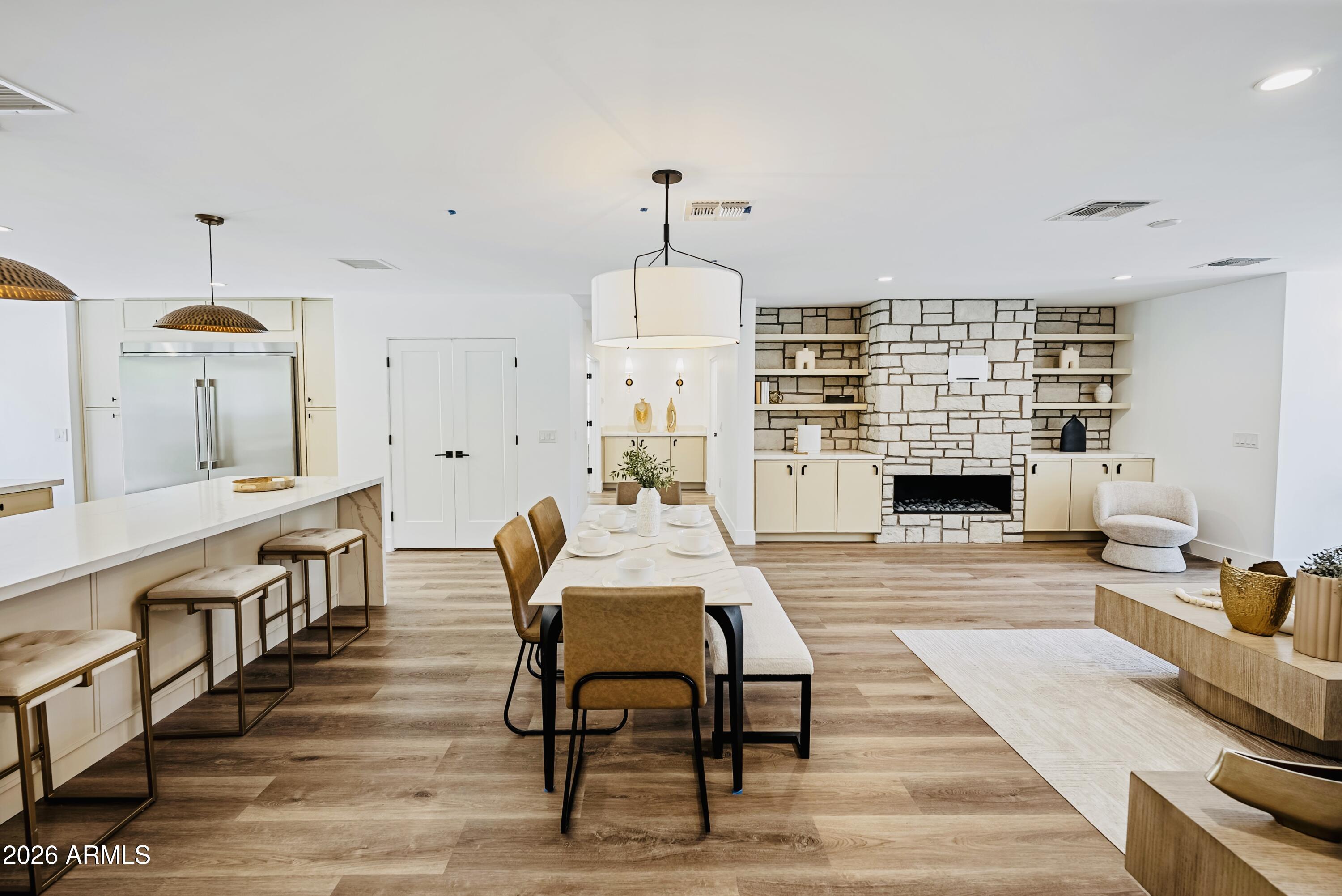 6830 N 10TH Place