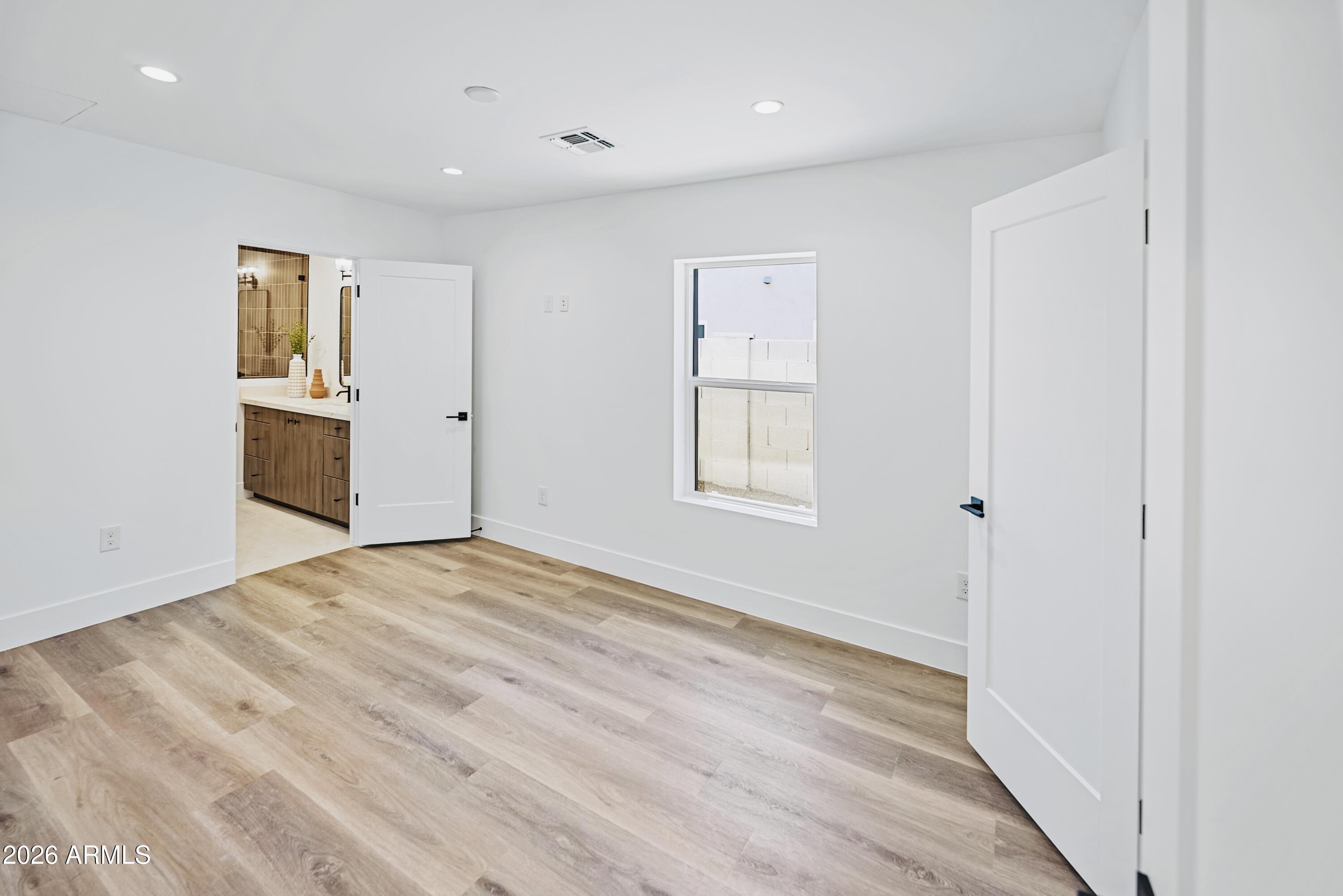 6830 N 10TH Place