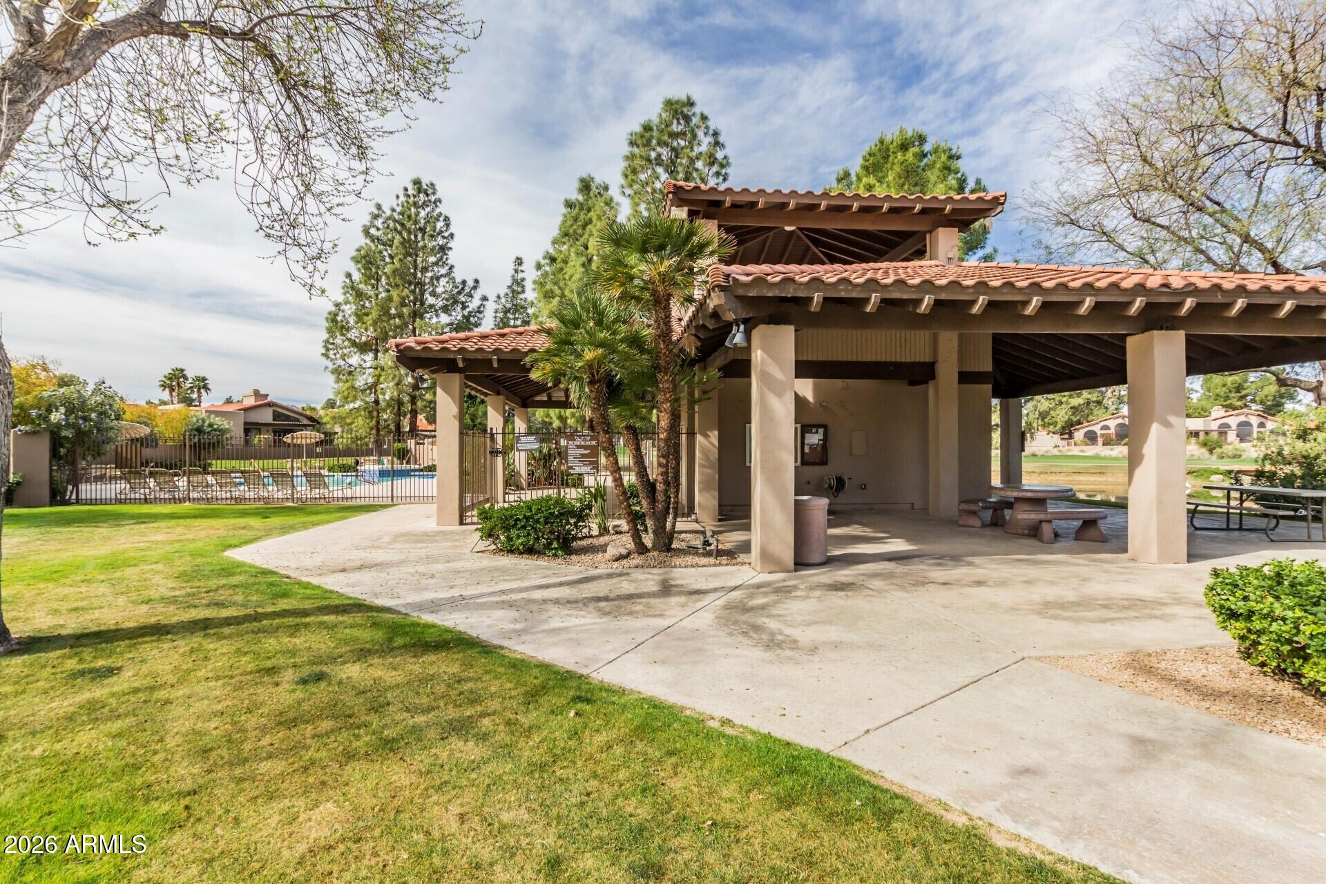 4106 E SUNNYSIDE Drive