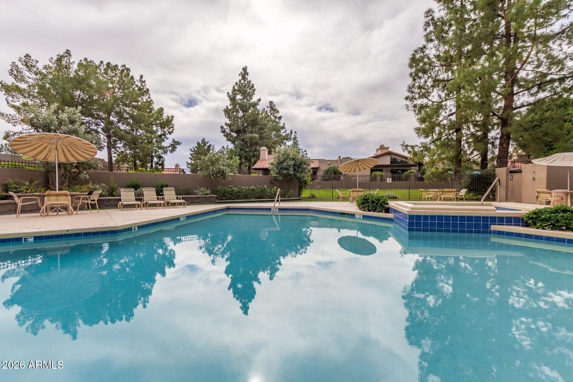 4106 E SUNNYSIDE Drive