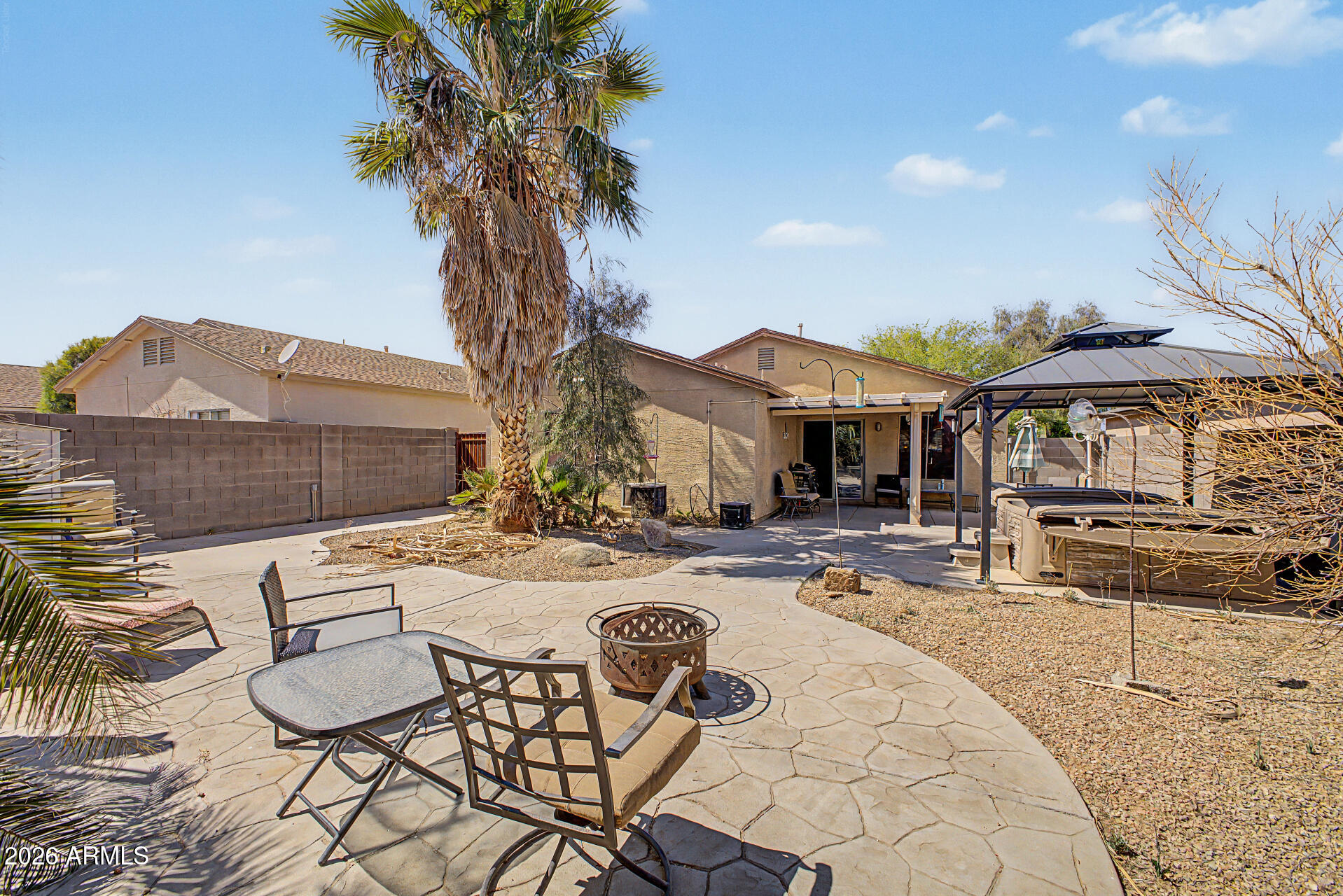 1085 E DESERT ROSE Trail