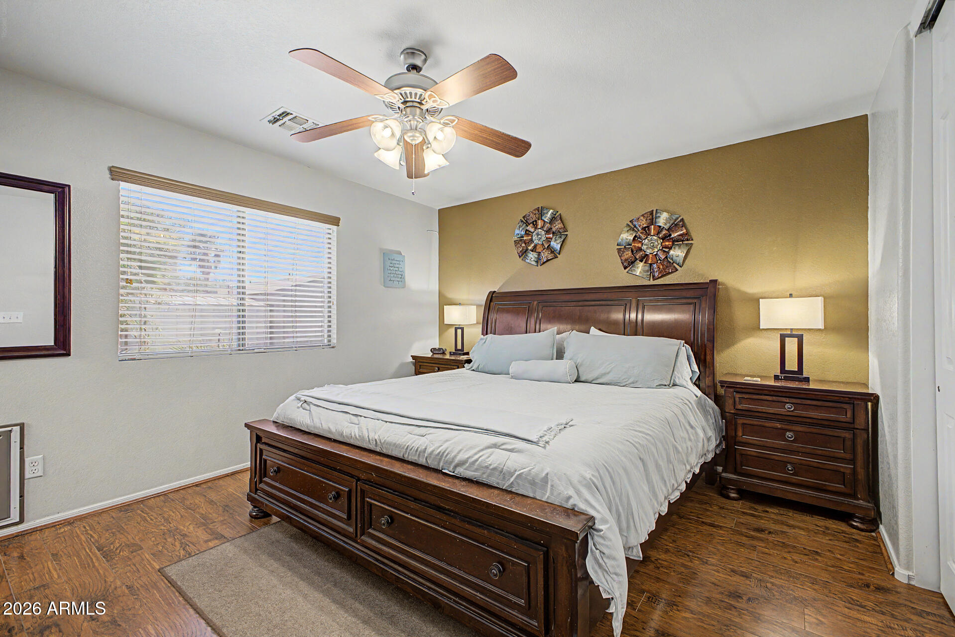 1085 E DESERT ROSE Trail