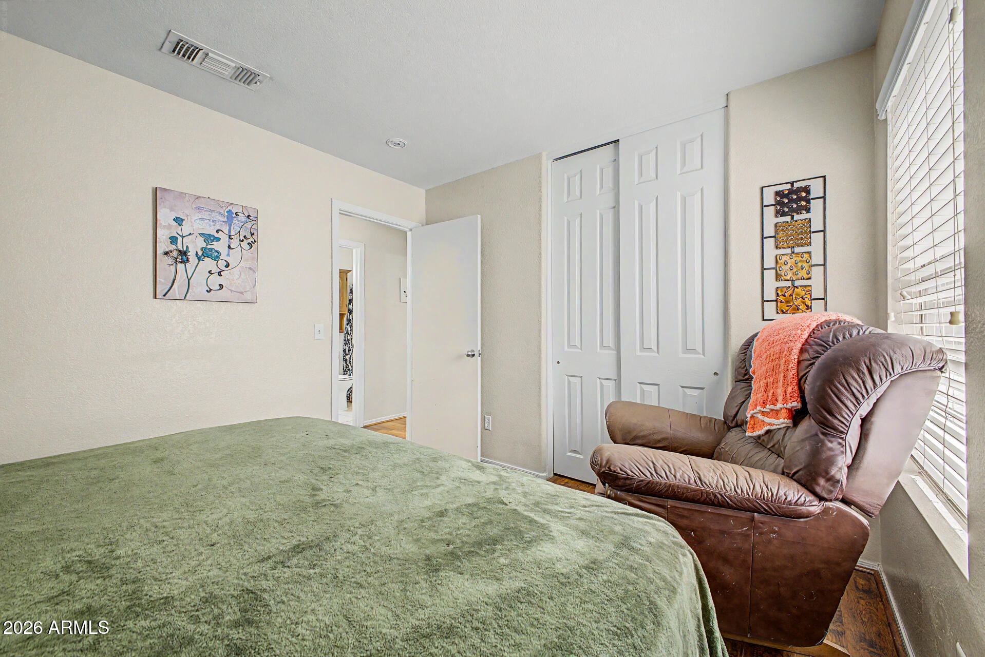1085 E DESERT ROSE Trail