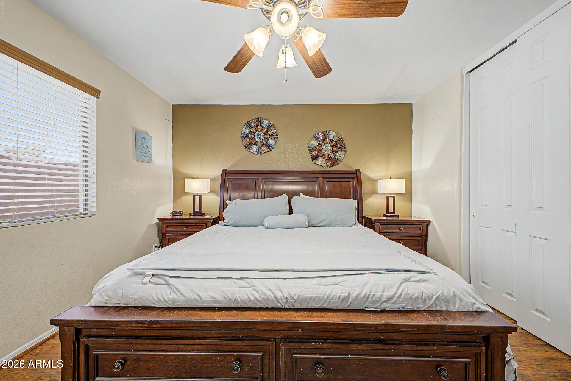 1085 E DESERT ROSE Trail