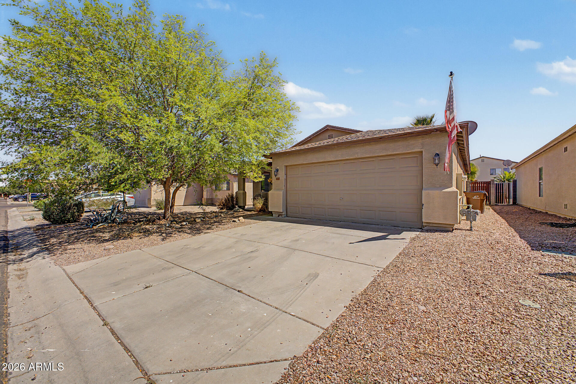 1085 E DESERT ROSE Trail