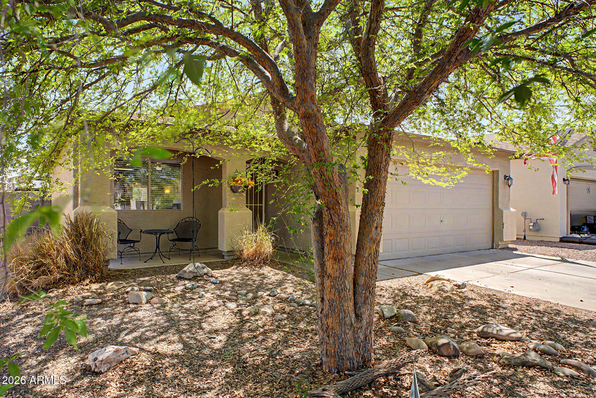 1085 E DESERT ROSE Trail