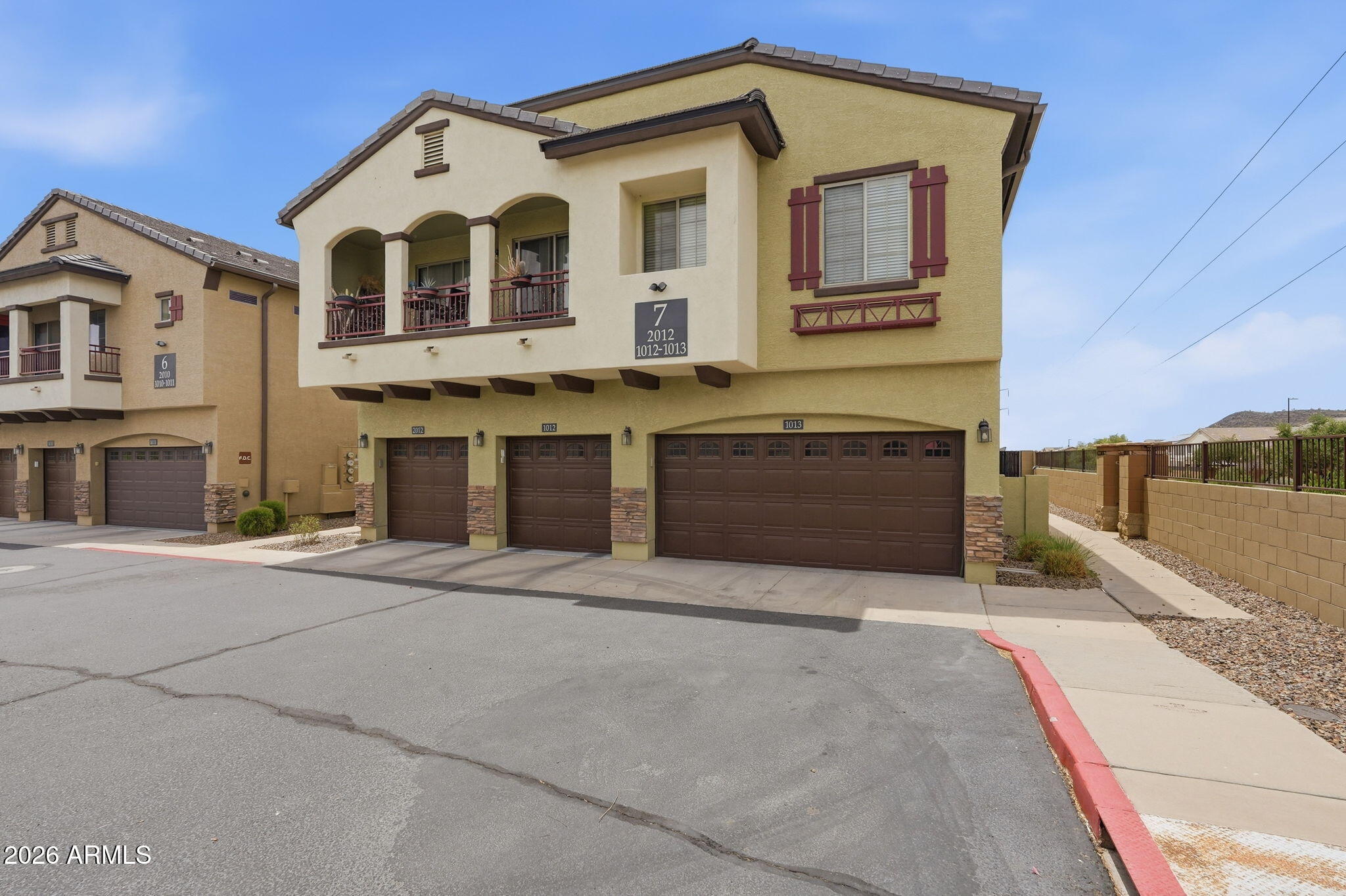 2725 E MINE CREEK Road 1013
