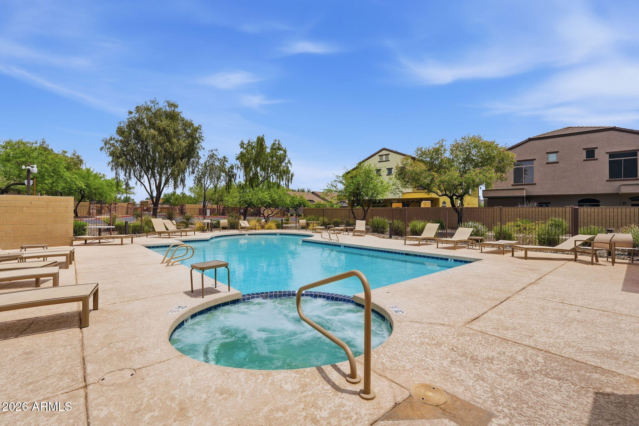 2725 E MINE CREEK Road 1013