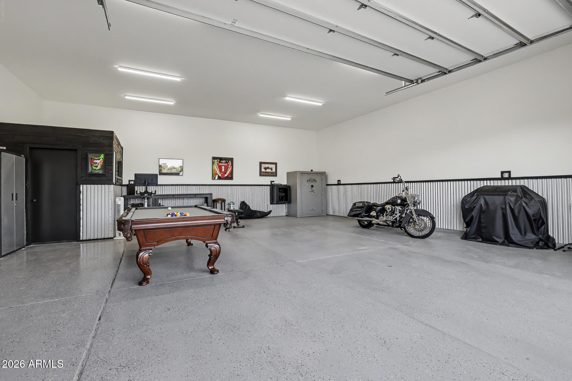 806 W DESERT RANCH Road