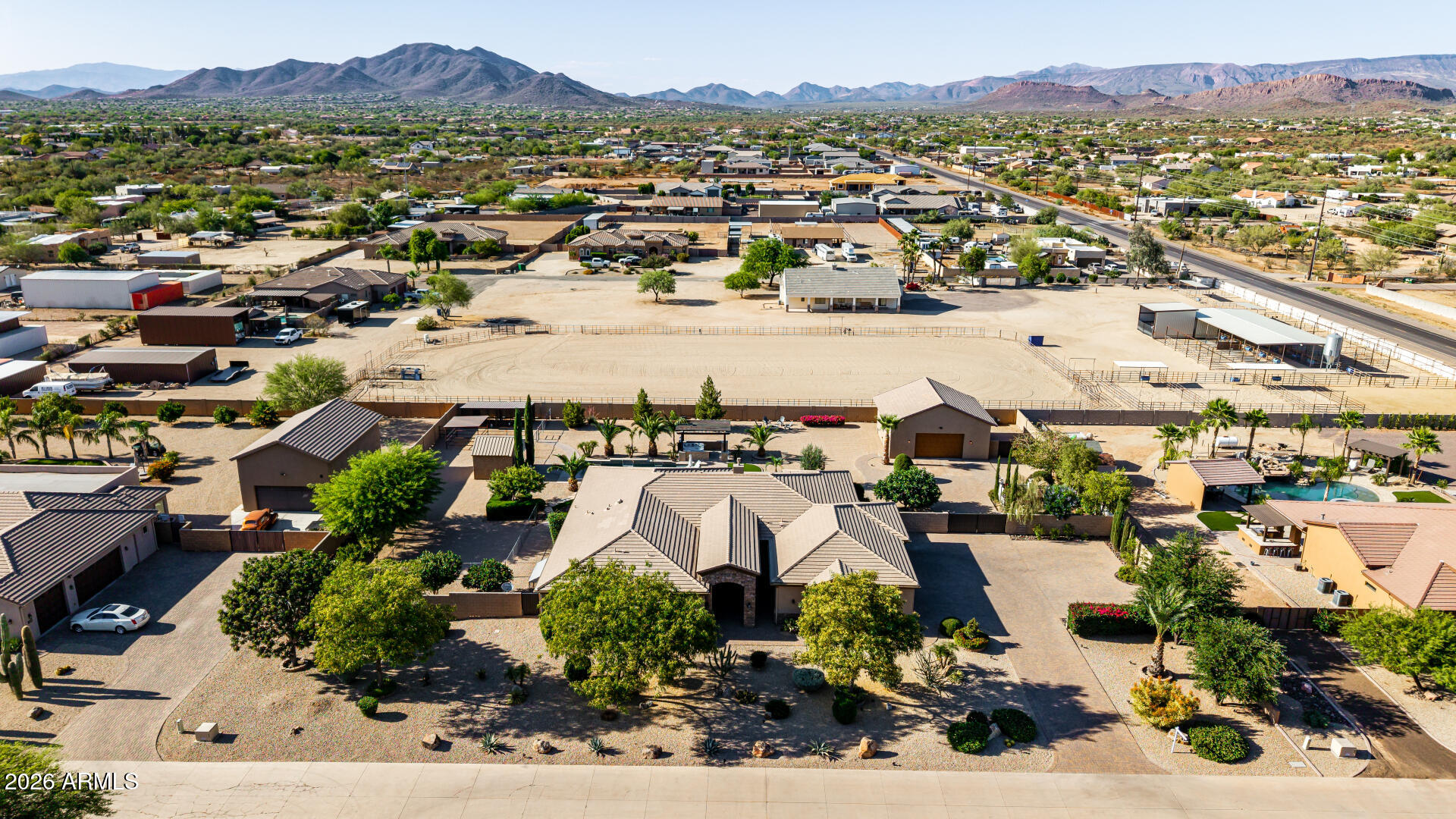 806 W DESERT RANCH Road