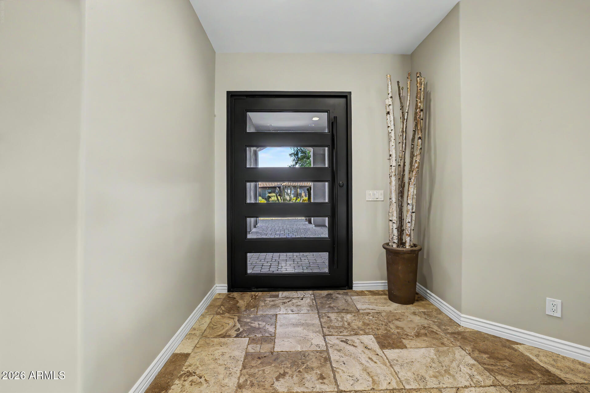 806 W DESERT RANCH Road