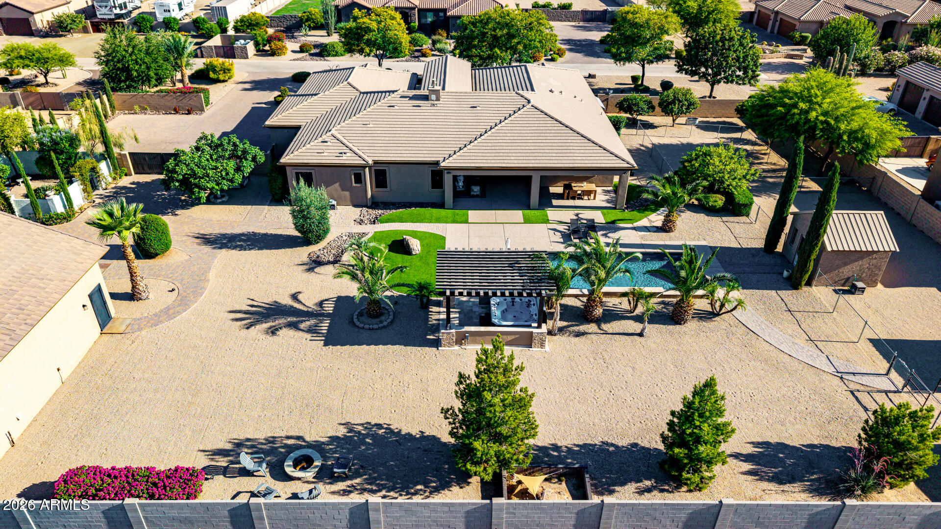 806 W DESERT RANCH Road
