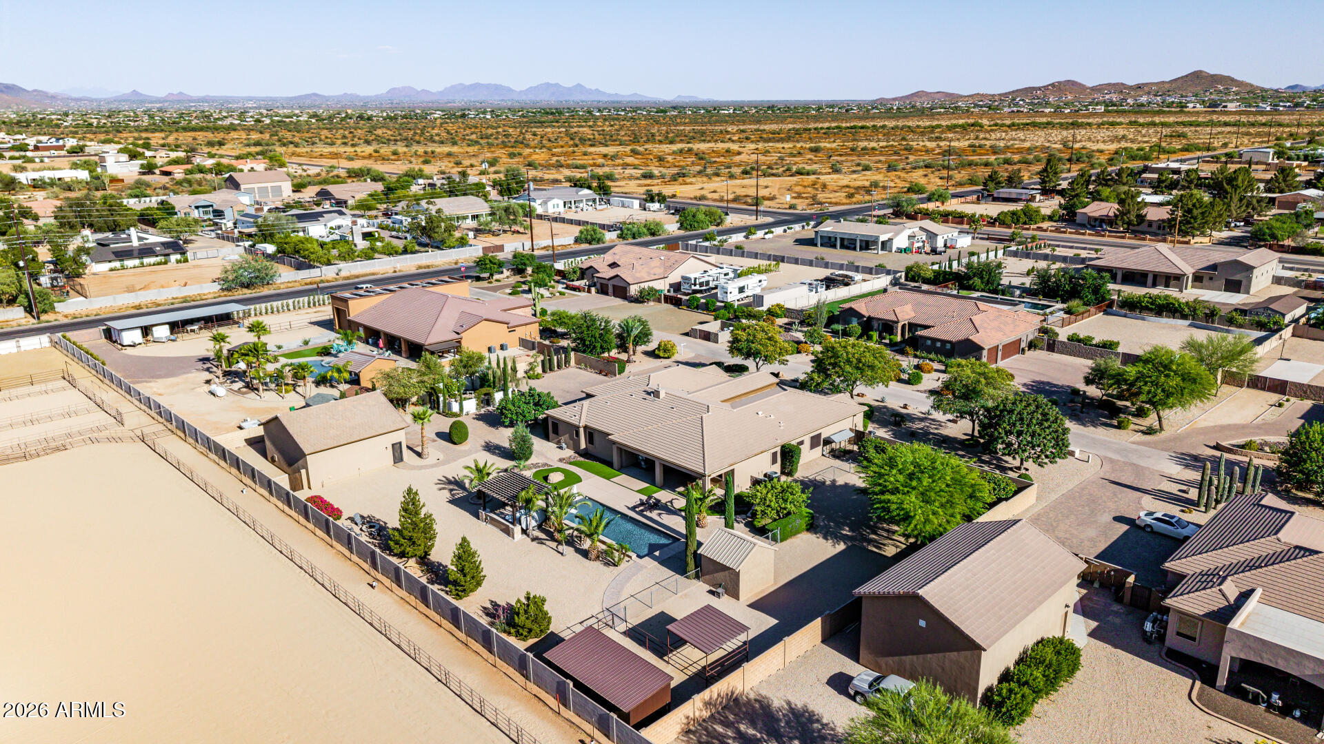 806 W DESERT RANCH Road