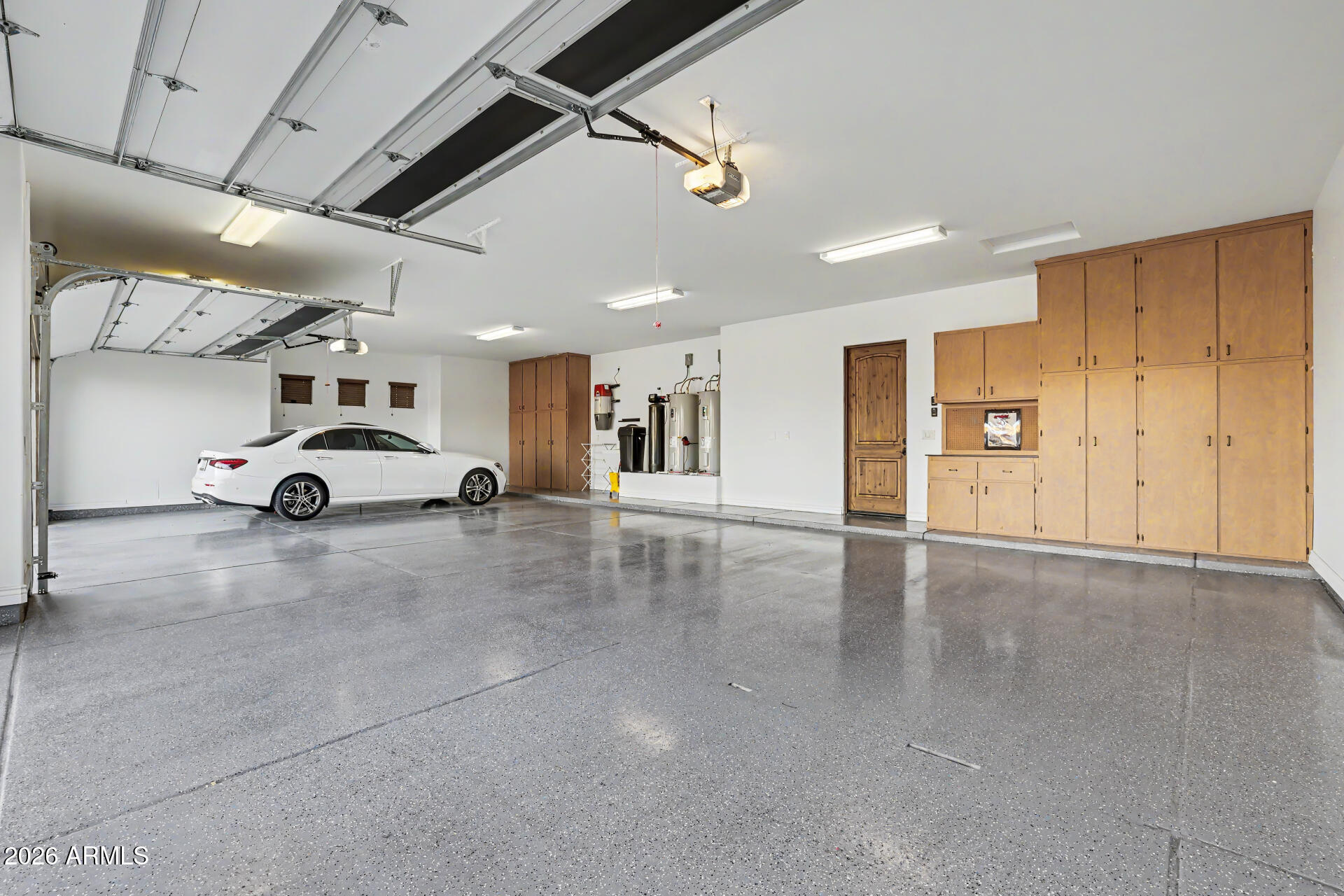 806 W DESERT RANCH Road