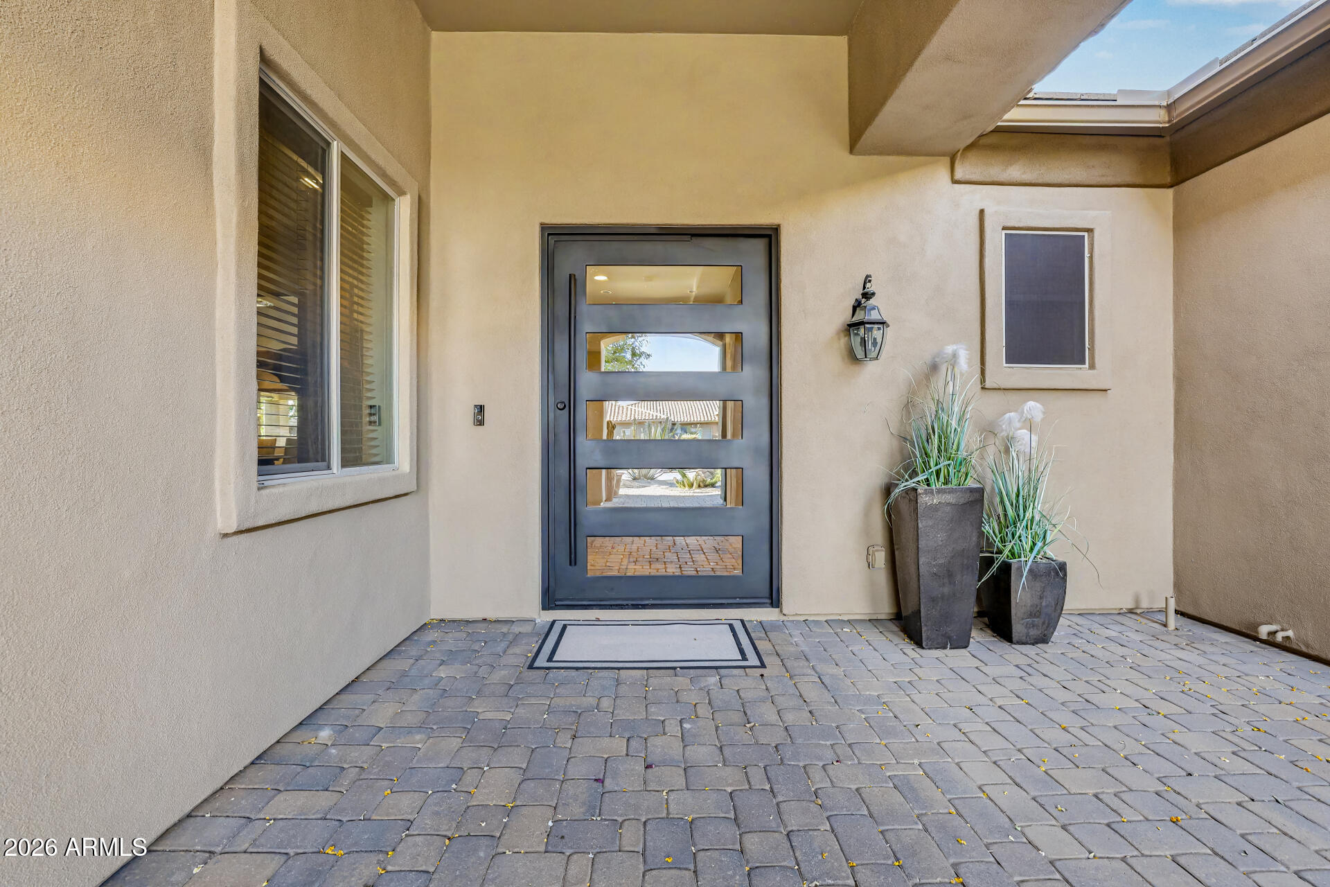 806 W DESERT RANCH Road