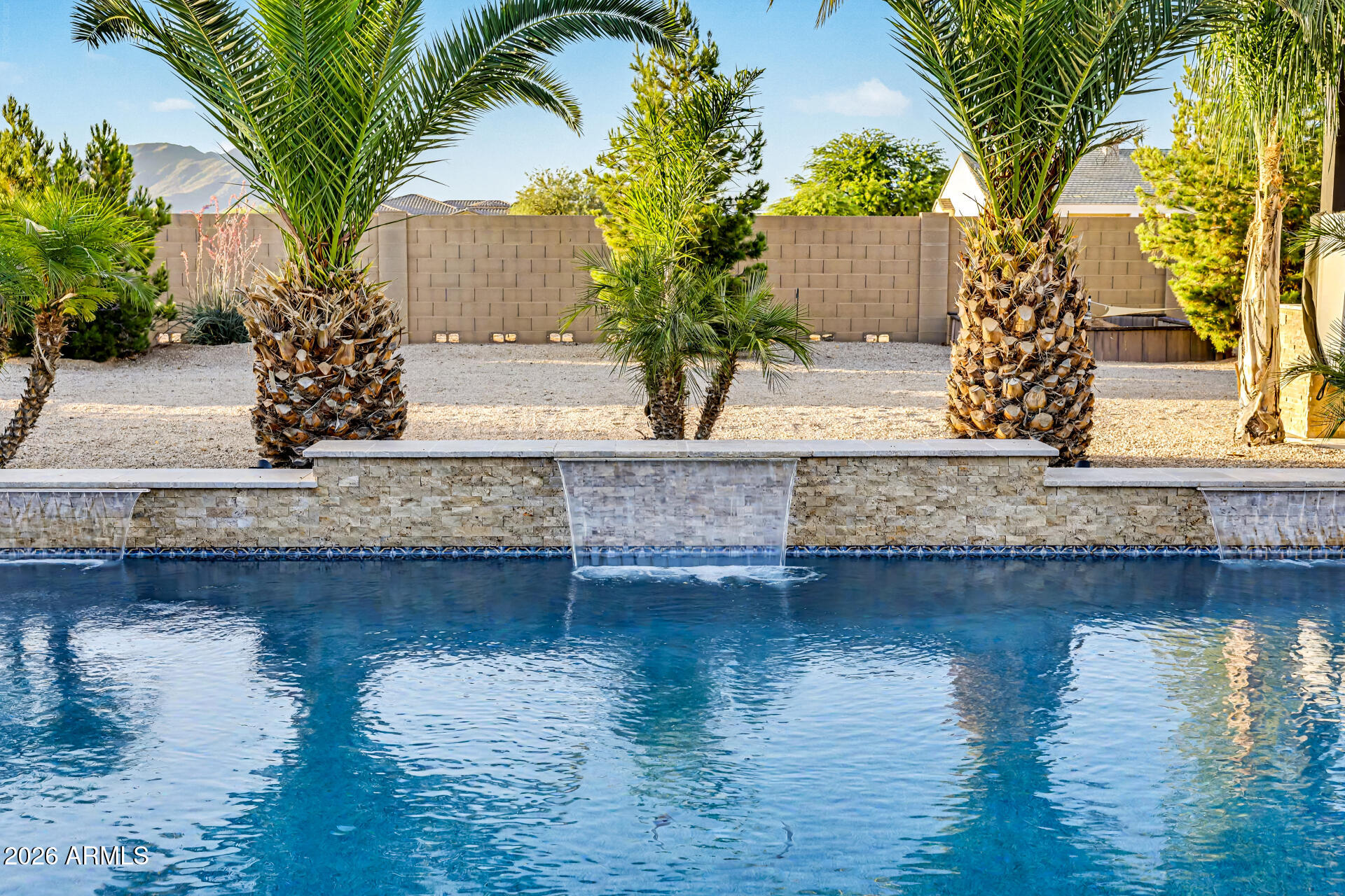 806 W DESERT RANCH Road