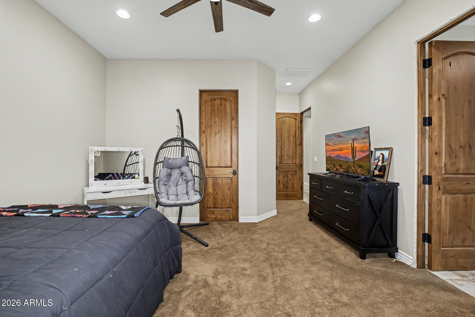 806 W DESERT RANCH Road